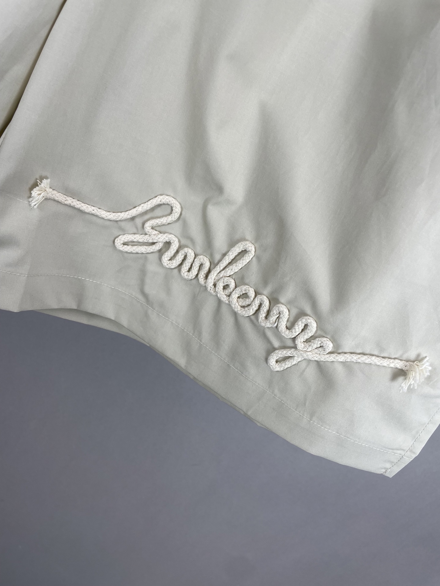 BURBERRY Knot Logo Cotton Shorts（81092781）