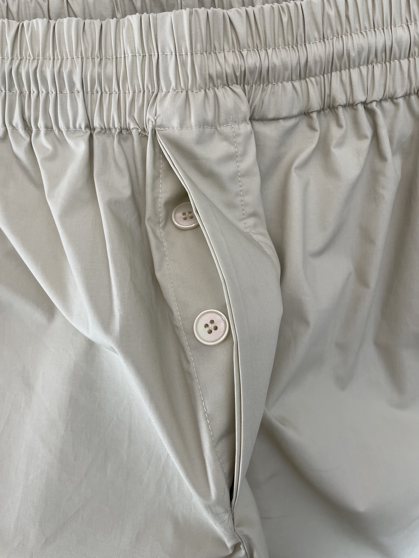 BURBERRY Knot Logo Cotton Shorts（81092781）