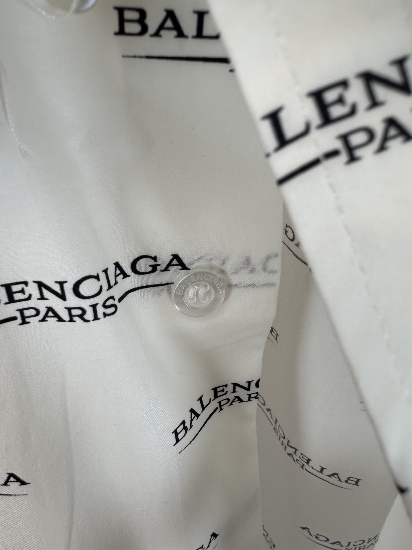 Balenciaga SS LARGE FIT SHIRT（814121TSLA11269）