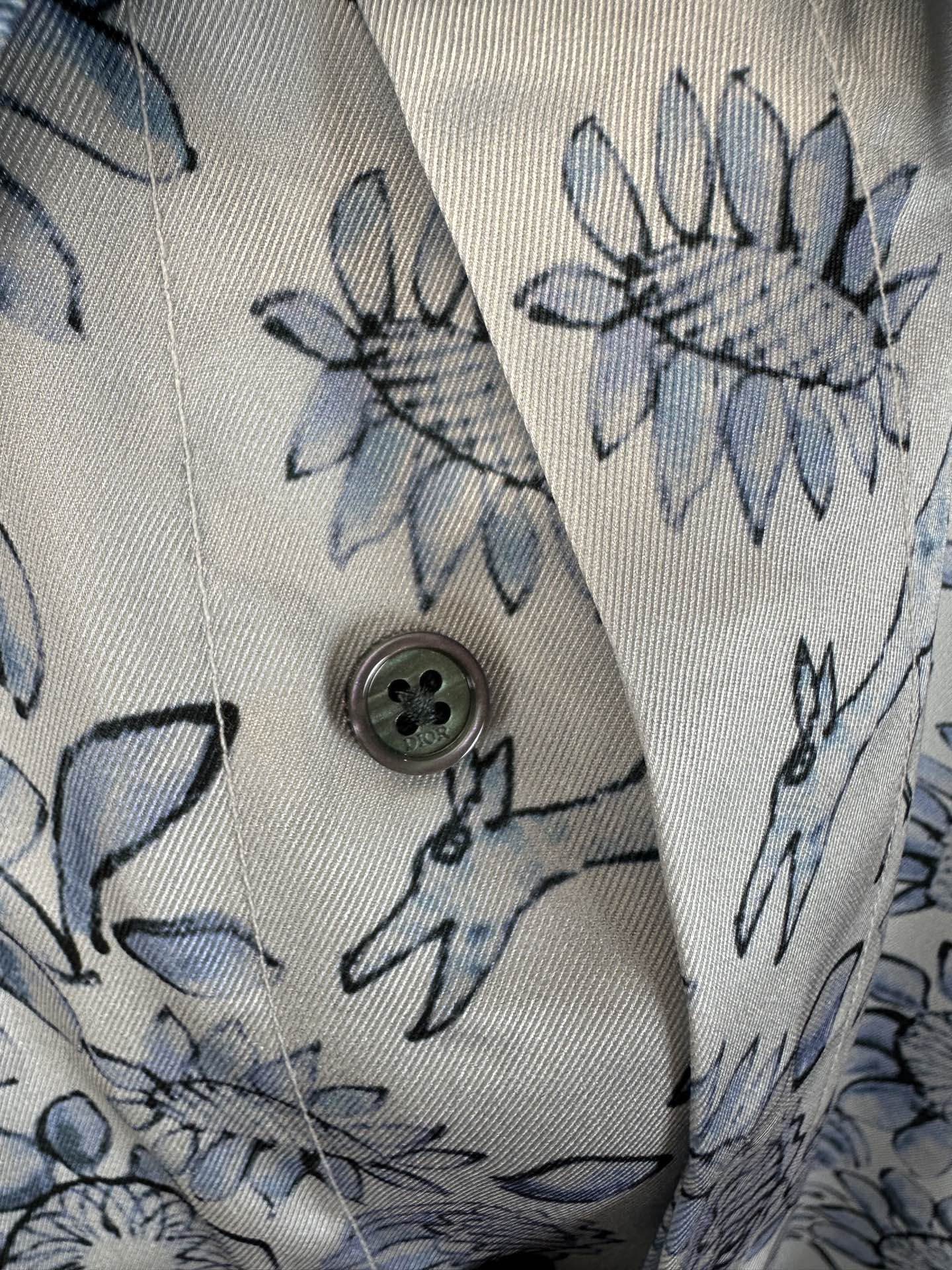 Dior shirt（493C516A6010-C885）