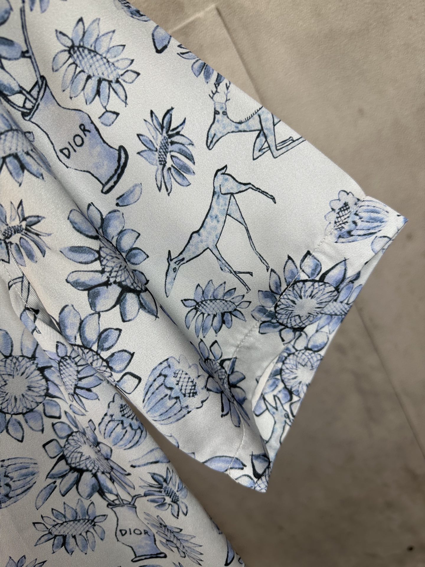 Dior shirt（493C516A6010-C885）