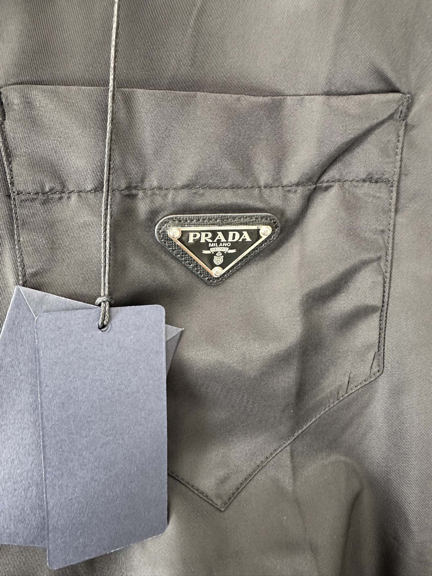 Prada Re-Nylon Short-Sleeve Cropped Bowling Shirt (SC449-1WQ8-F0002-S-182）