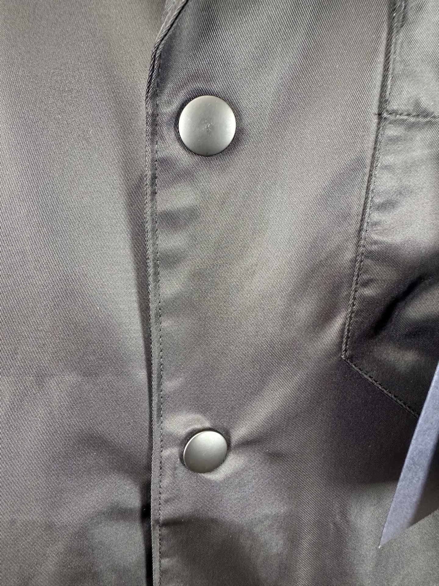 Prada Re-Nylon Short-Sleeve Cropped Bowling Shirt (SC449-1WQ8-F0002-S-182）