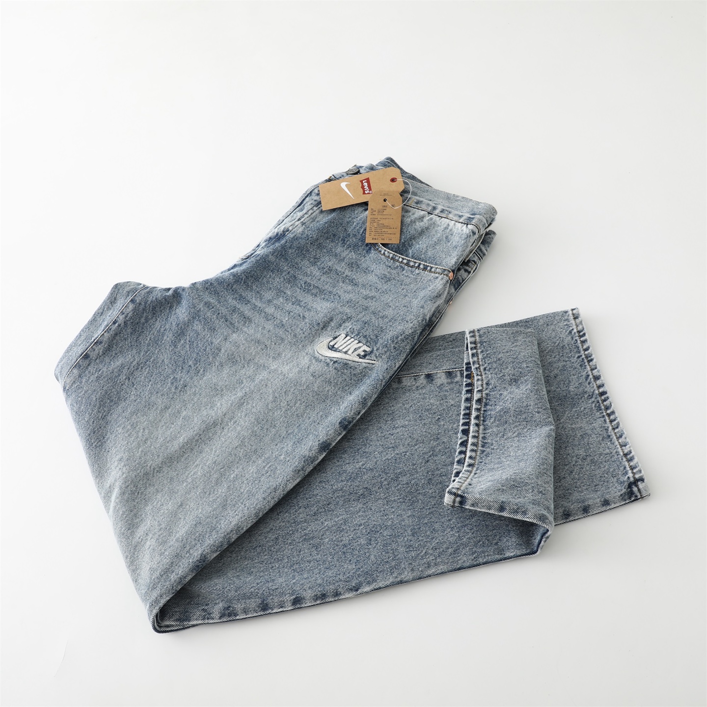 LEVI'S x Nike Baggy Jean "Light Indigo"（002TN-0000）