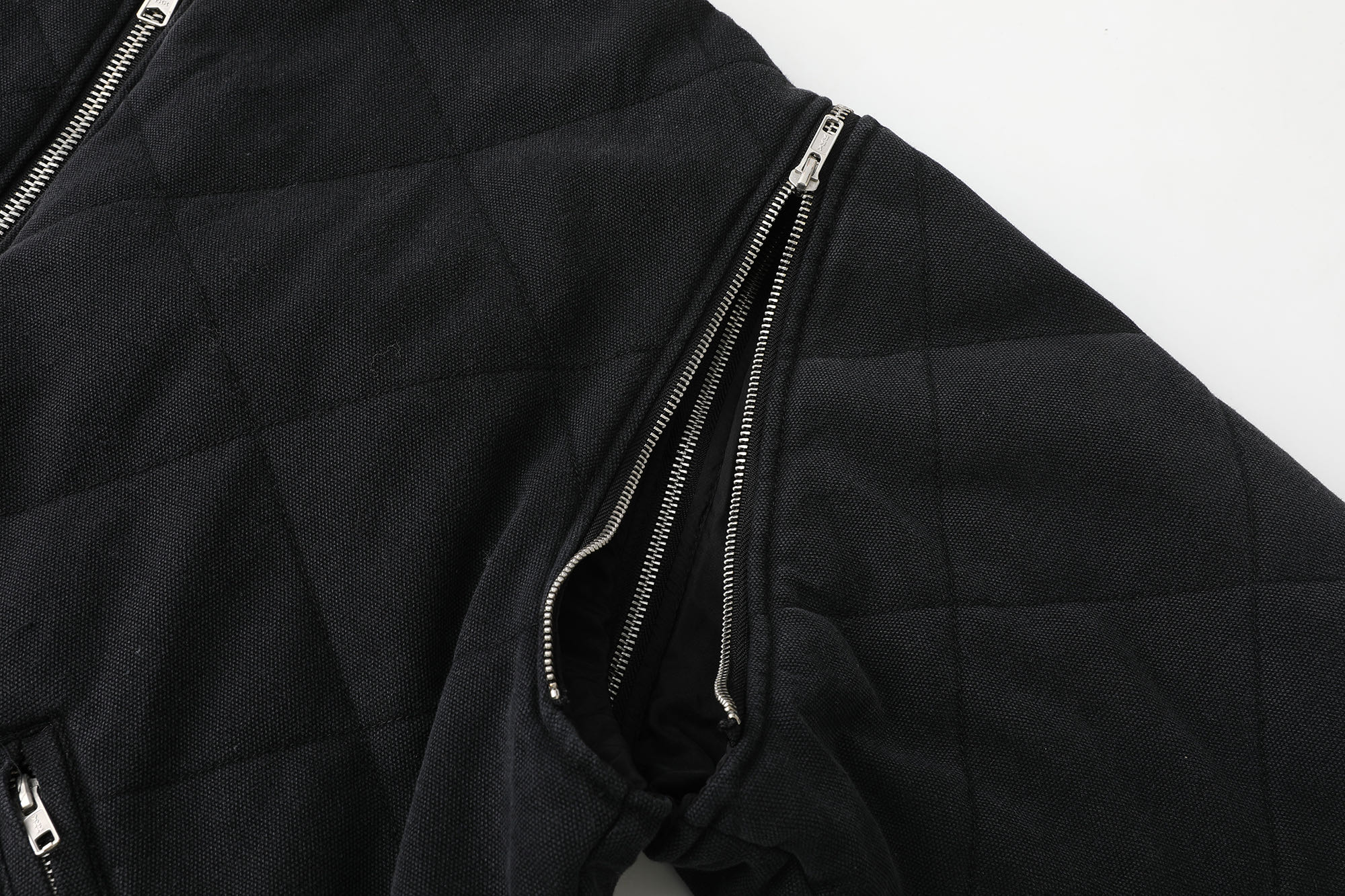 SupremeZip-Off Sleeve Quilted Bomber Jacket（SUP-FW25-068）