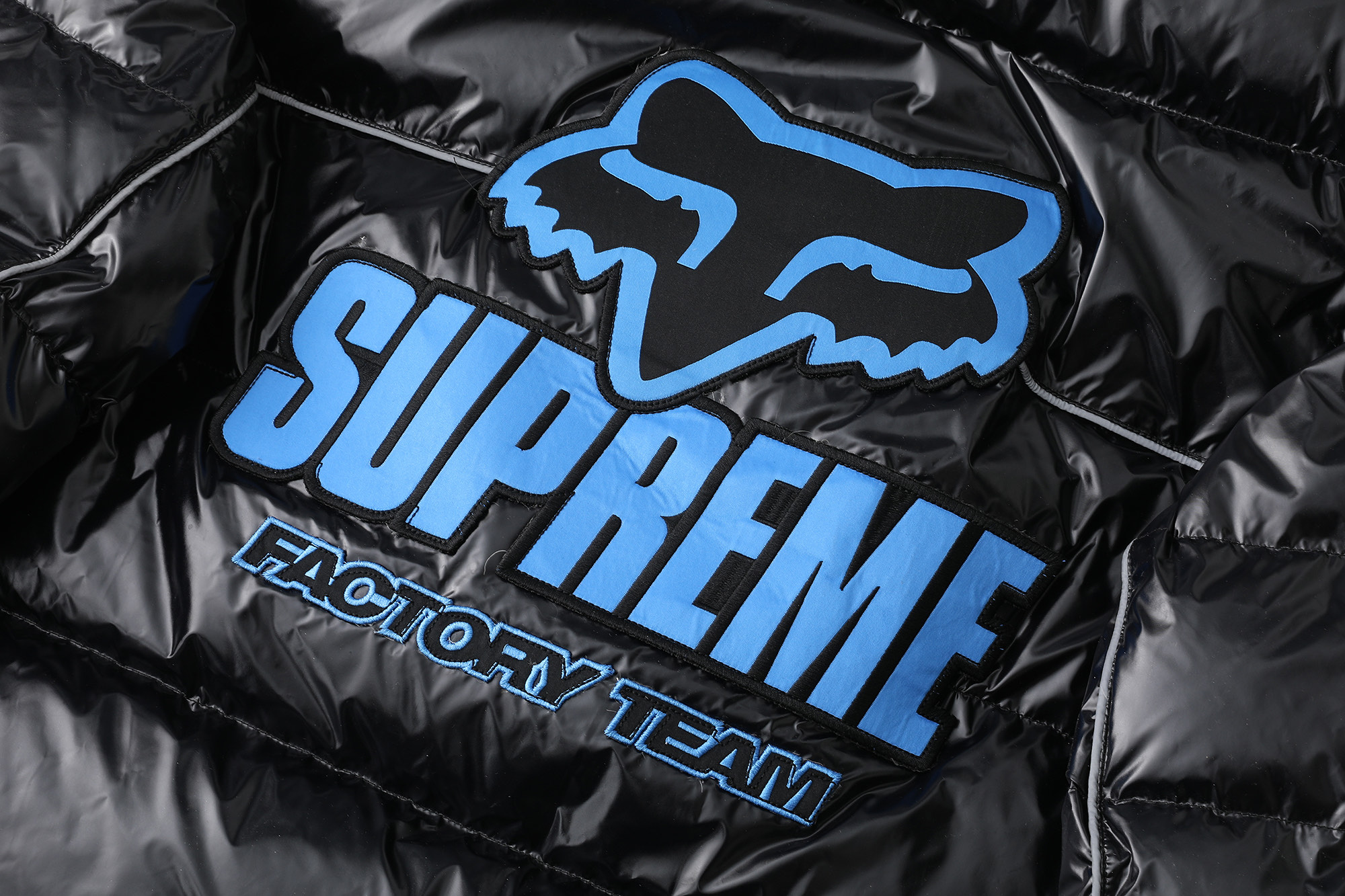 Supreme x Fox Racing Shiny Down Puffer Jacket（SUP-FW25-235）