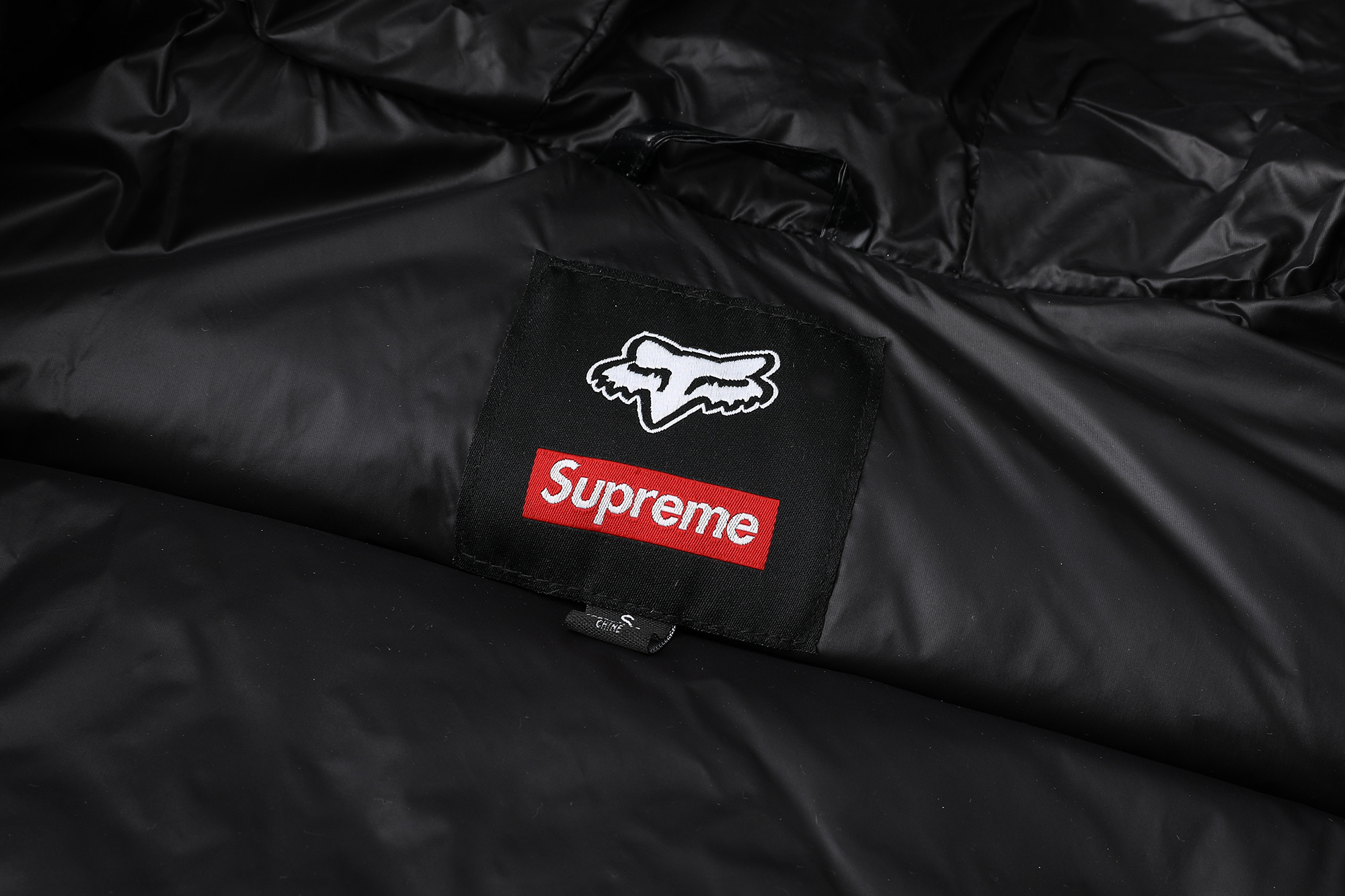 Supreme x Fox Racing Shiny Down Puffer Jacket（SUP-FW25-235）