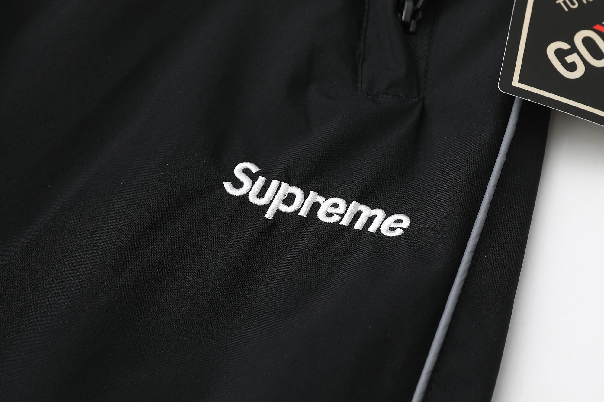 Supreme x Umbro GORE-TEX Track Pant（SUP-SS25-106）