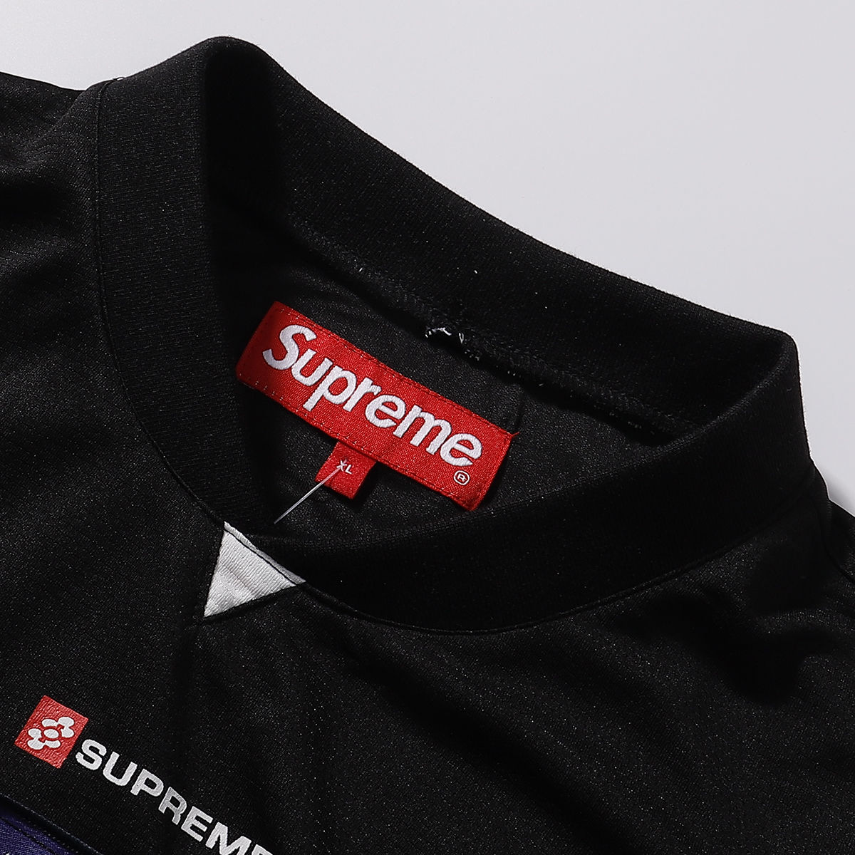 Supreme Crest Soccer Jersey "Black"（SUP-FW24-184）