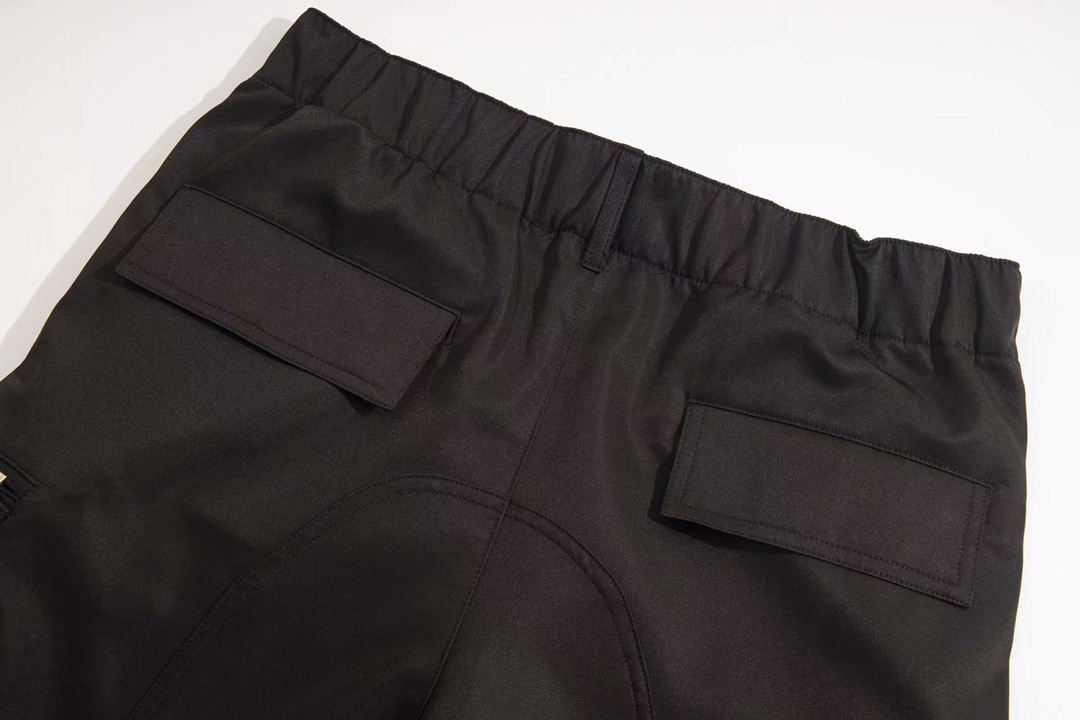 GIVENCHY SHORTS（BM50YR13SA-001）