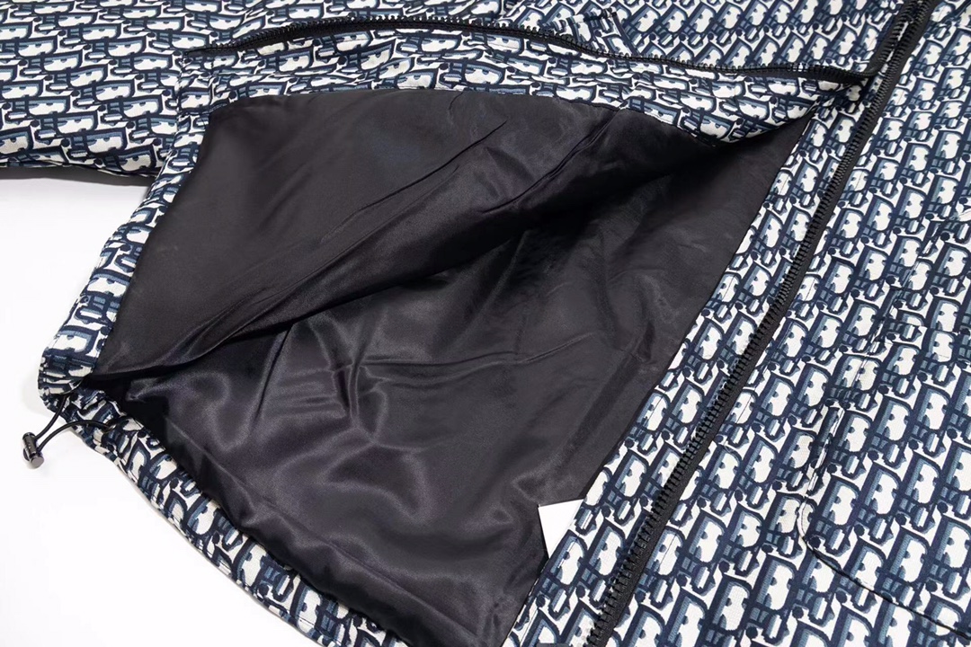 Dior waterproof hooded jacket（327C25A2970-X5803）