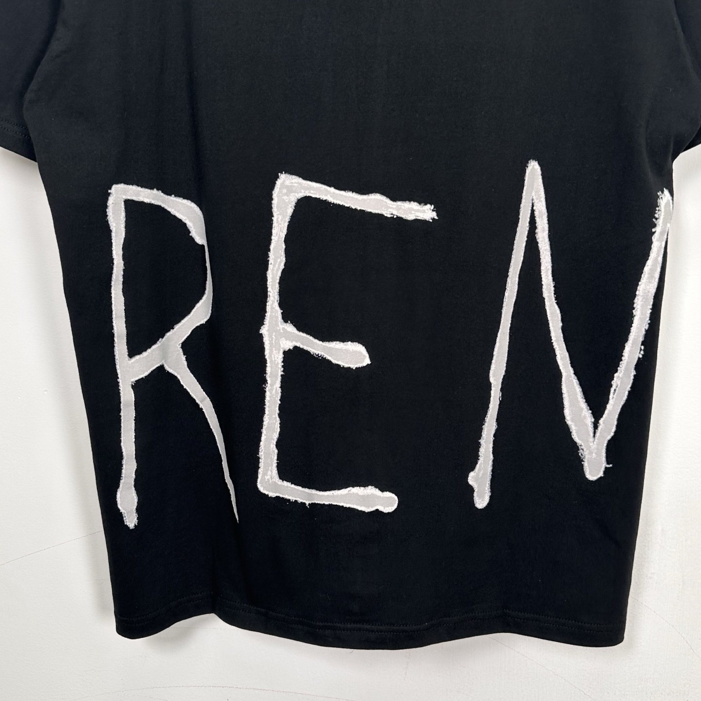 Supreme Painted Tee White（SUP-SS25-241）