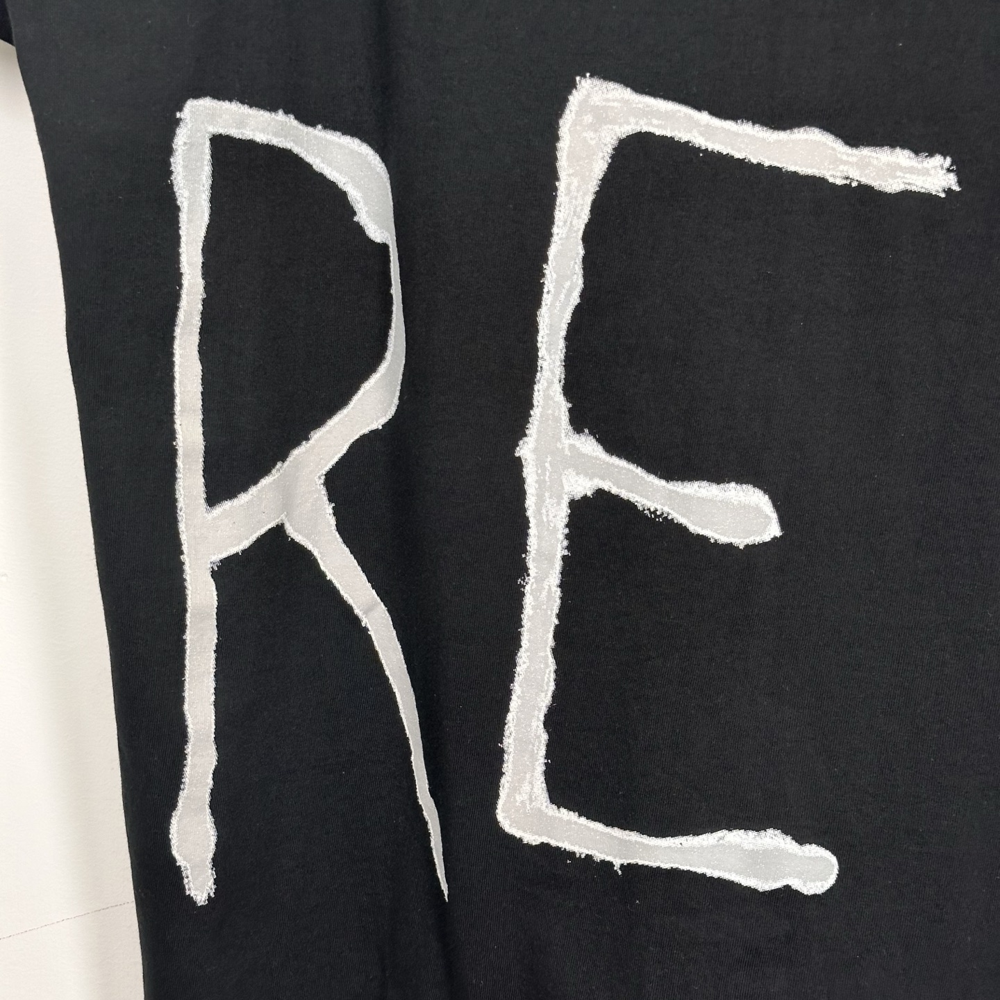 Supreme Painted Tee White（SUP-SS25-241）