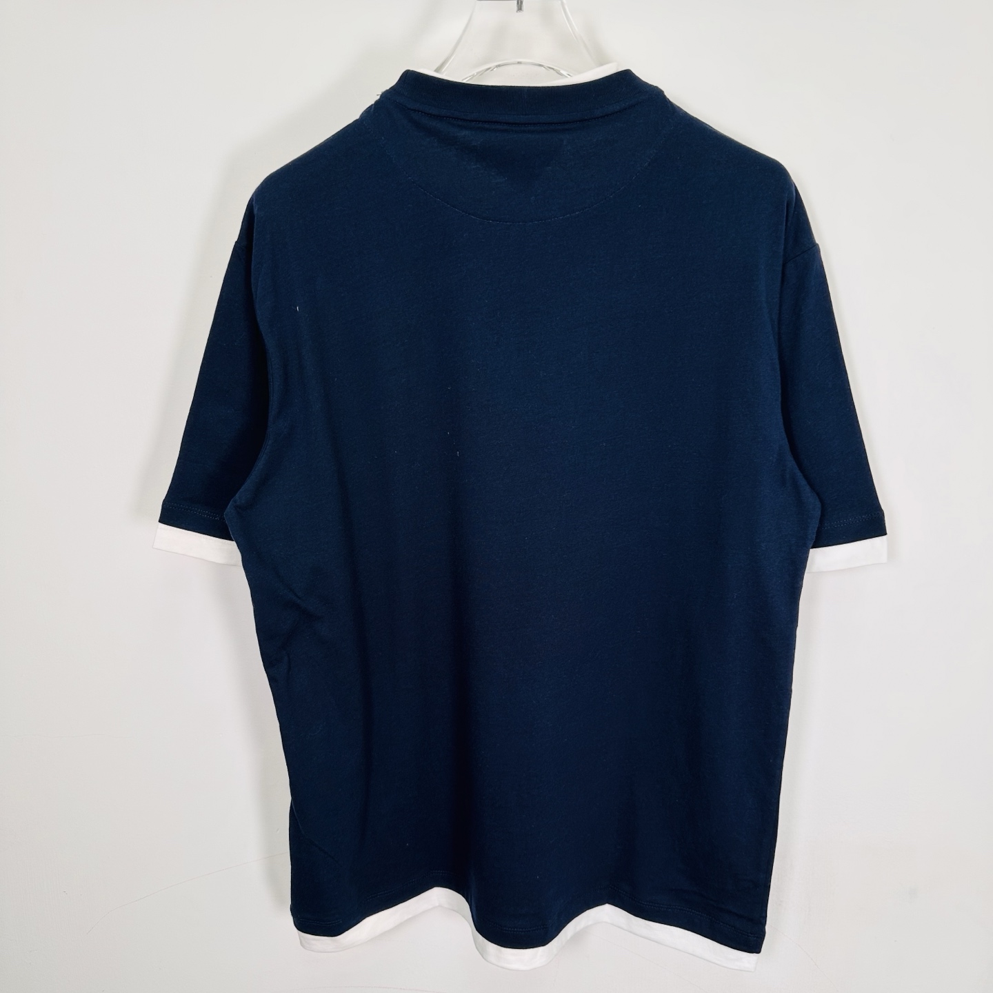 PRADA T-Shirts  (UJN912-11CD-F0124-S-OOO）