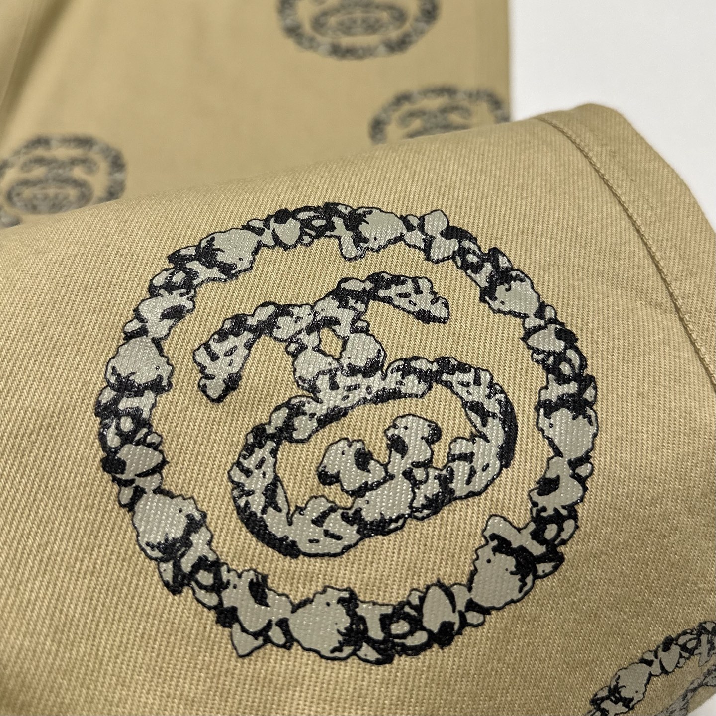 Stussy x Denim Tears Ss Wreath Chino "Khaki" 316091（312025）