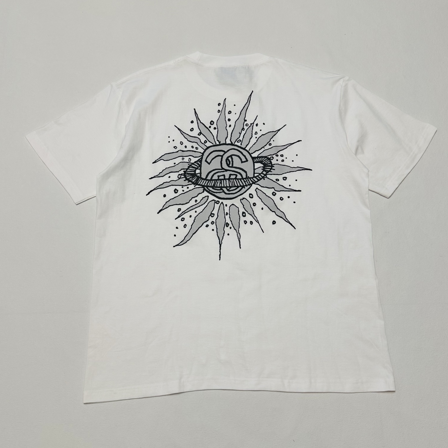 STUSSY  LOOK BEYOND TEE PIGMENT DYED（1905111）