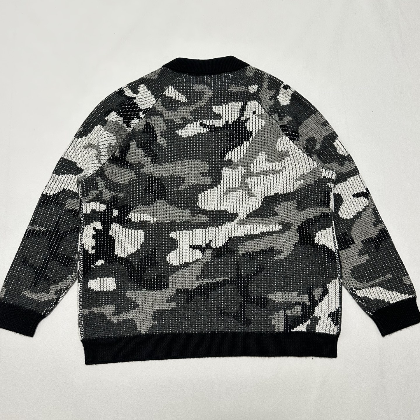 SUPREME Small Box Polo Sweater Snow Camo（SUP-FW25-145）