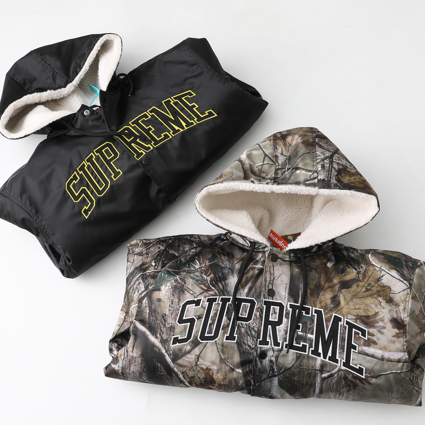 Supreme x Mitchell & Ness Lined Hooded Satin Varsity Jacket（SUP-FW25-058）