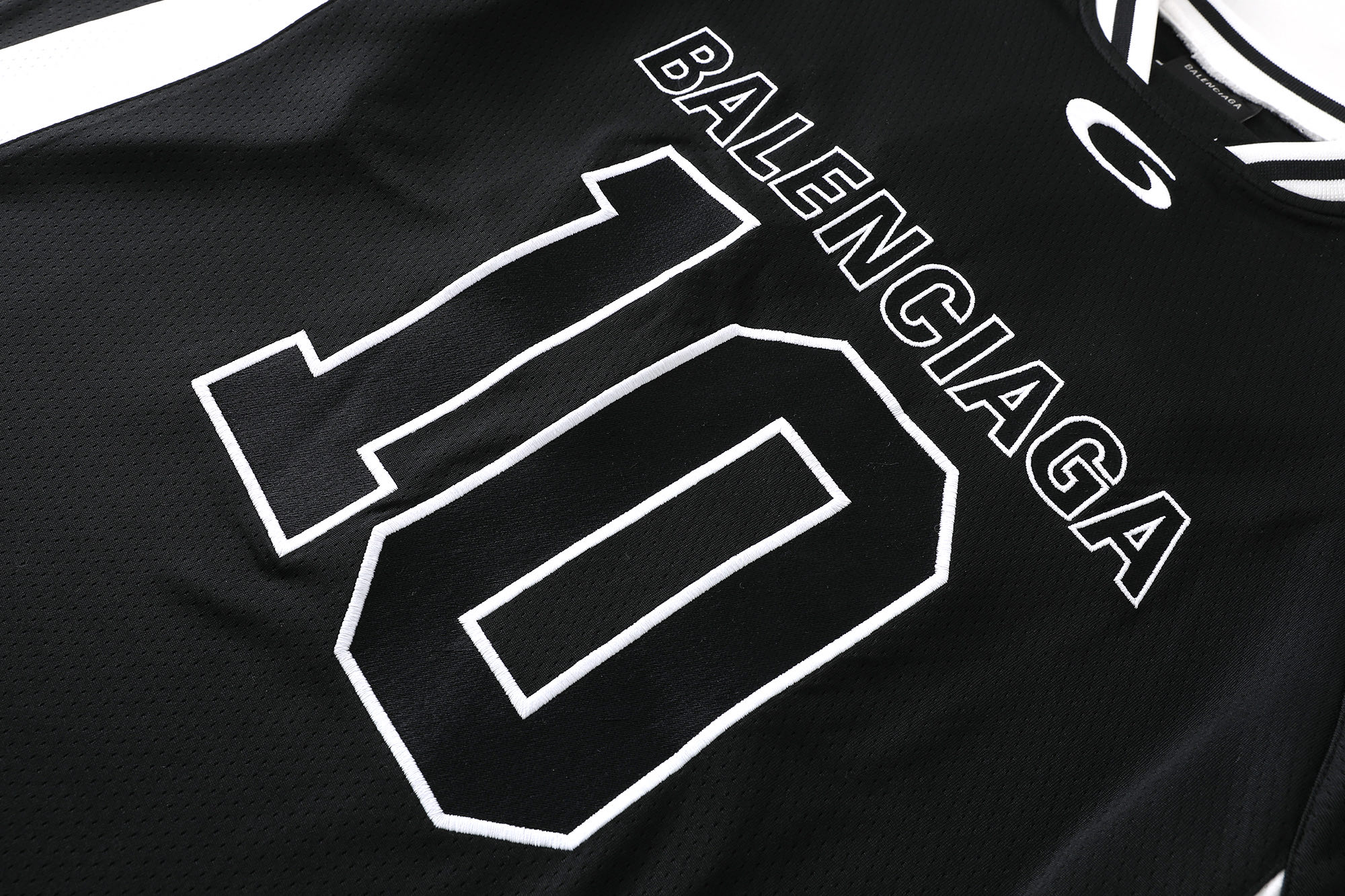 Balenciaga | NBA Collaboration Oversized Long-Sleeve T-Shirt(864877TTVW11060）