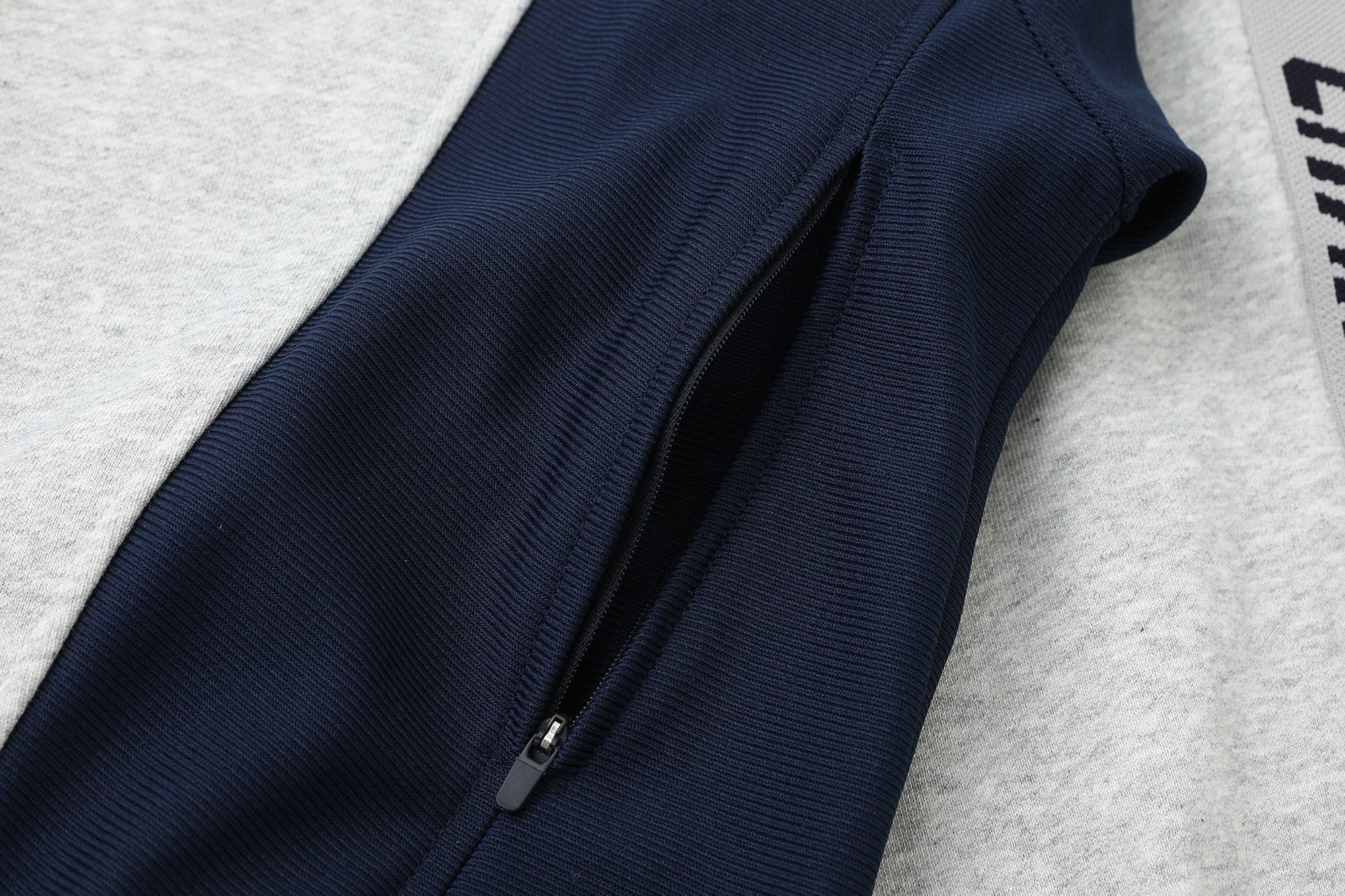 adidas Grey CHAVARRIA WATSONVILLE MOCK NECK Jumper(KD1803）