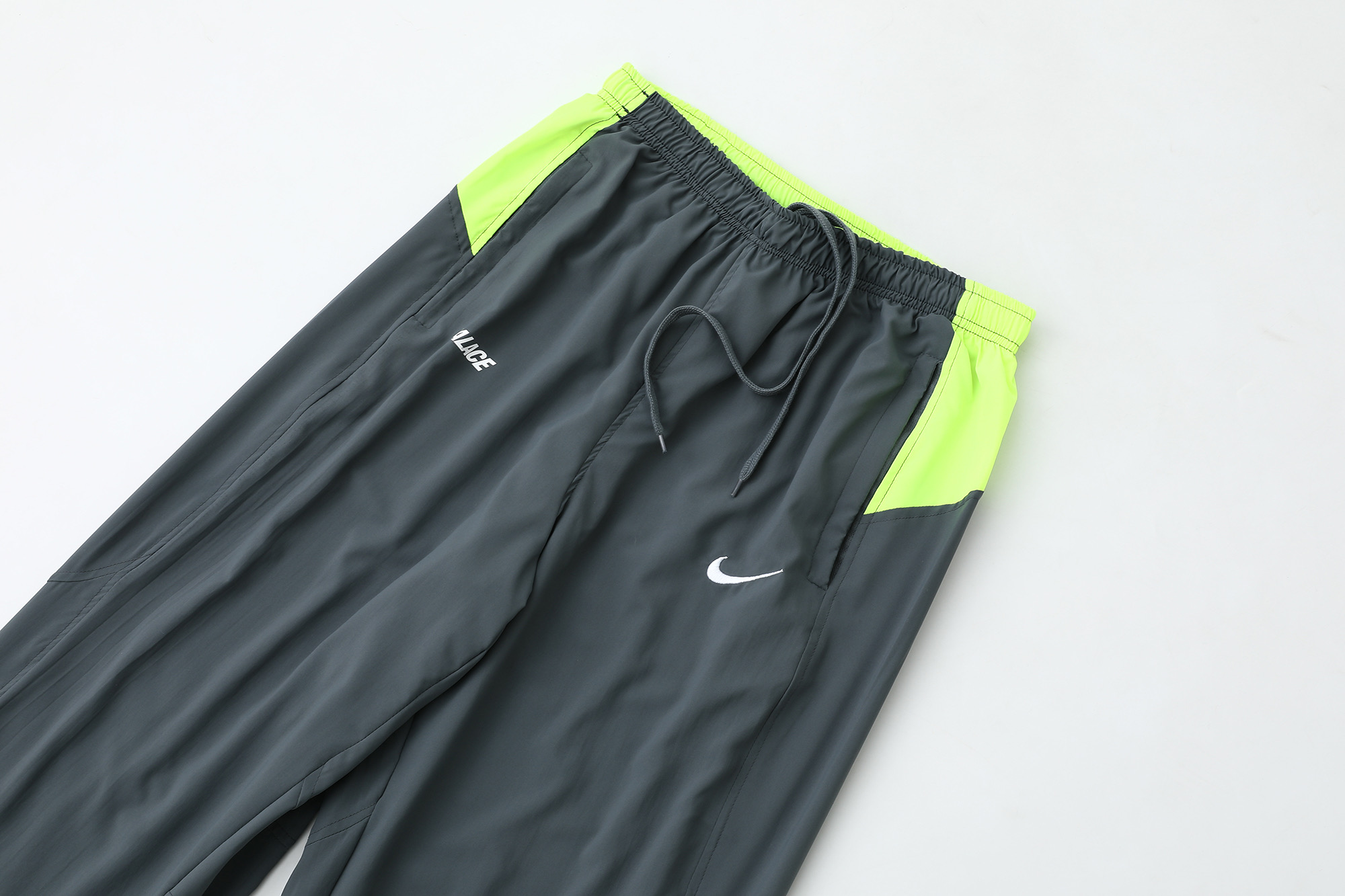 Palace x Nike Total P90 Track Bottom 'Grey'（P29NJG002）