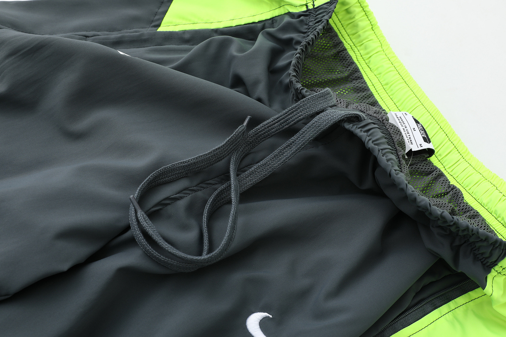 Palace x Nike Total P90 Track Bottom 'Grey'（P29NJG002）