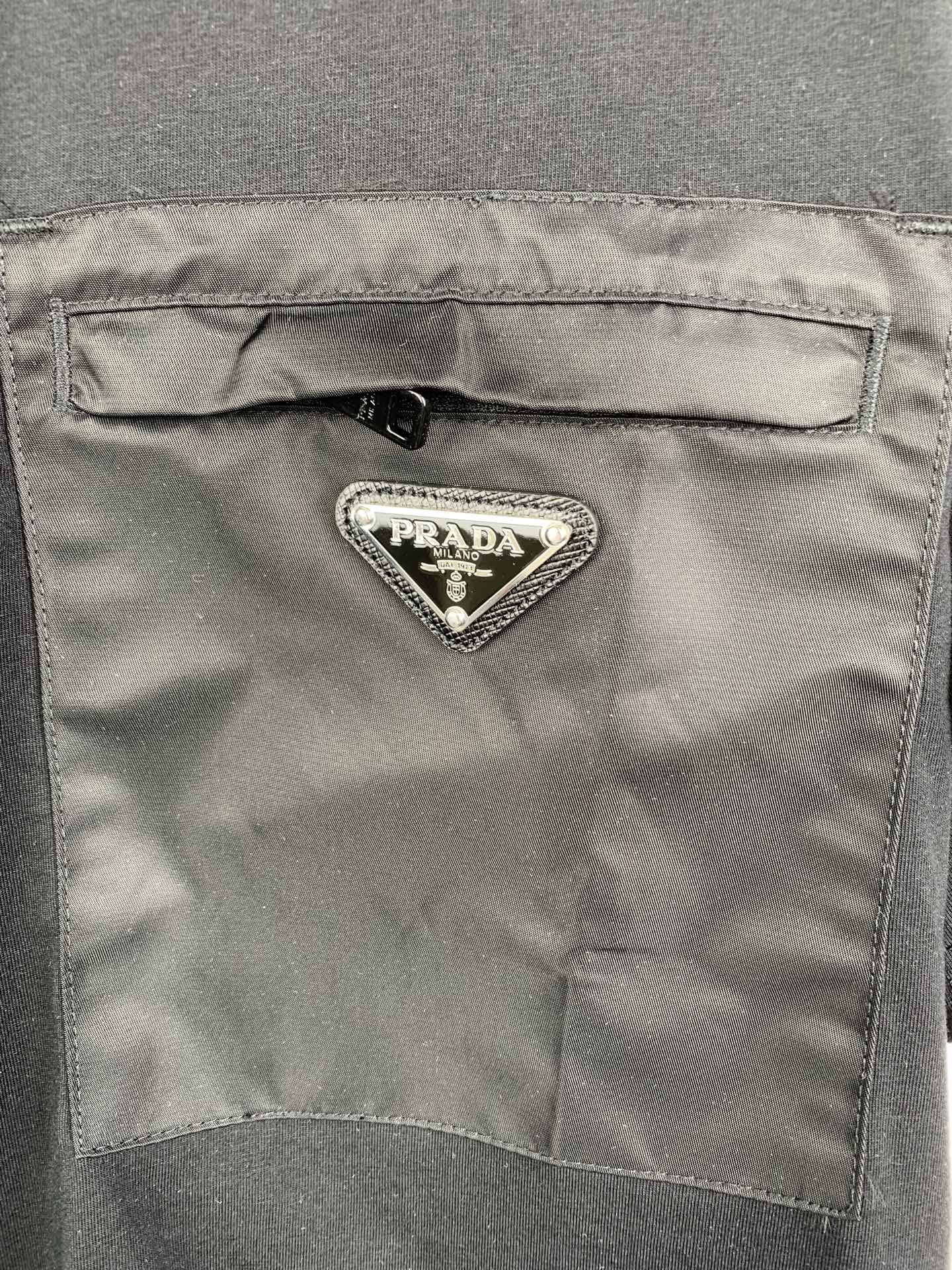 PRADA Nylon Pocket Re-Nylon Stretch Cotton Polo Shirt (UJN703-1YED-F0N40-S-211）