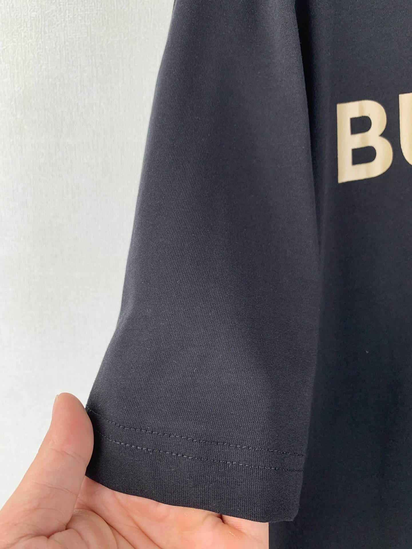 BURBERRY Round Neck T-shirt In Black（81042291）