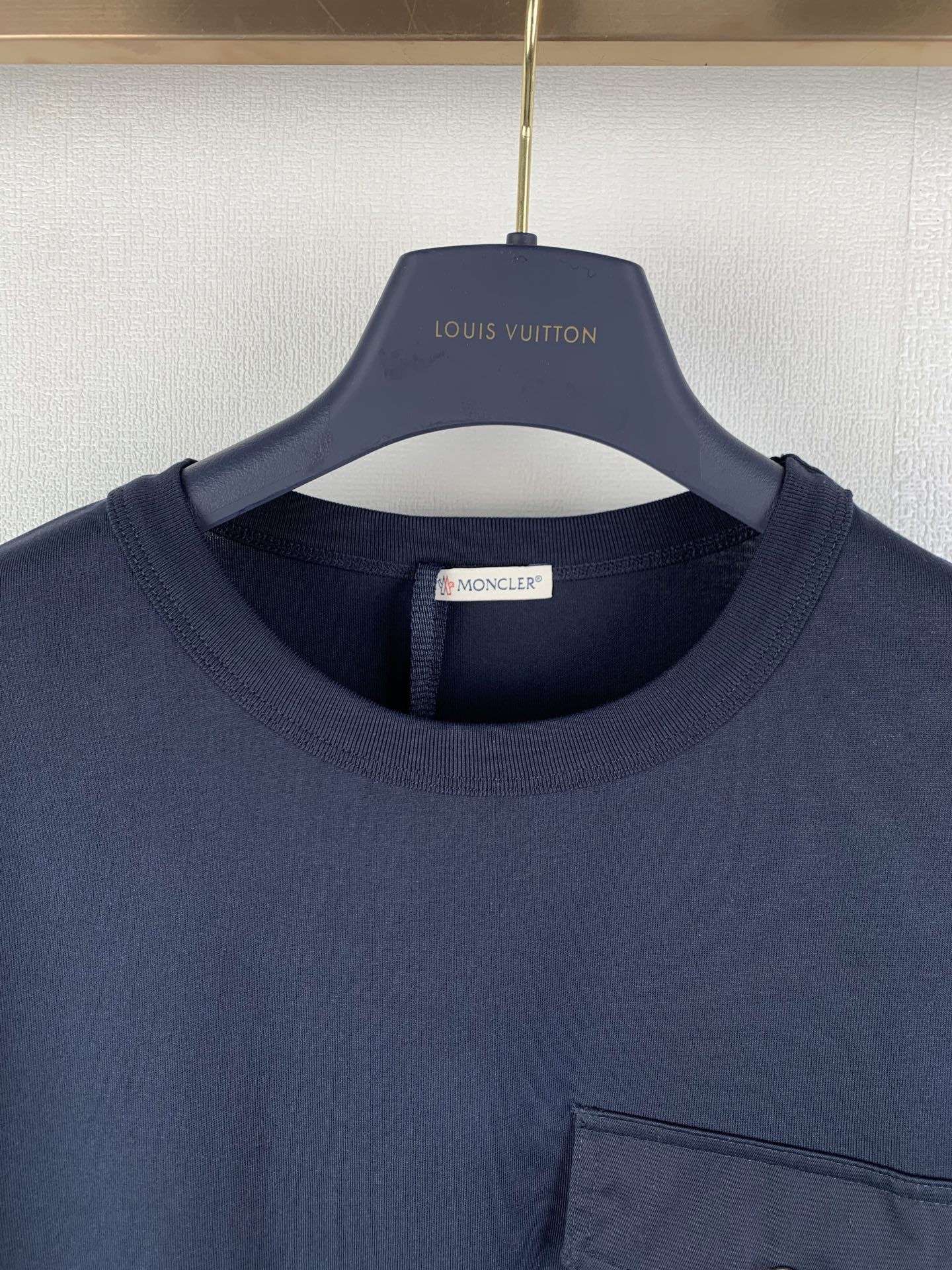 MONCLER Cotton T-shirt with logo patch pocket（K10918C0003289AVF7A9）