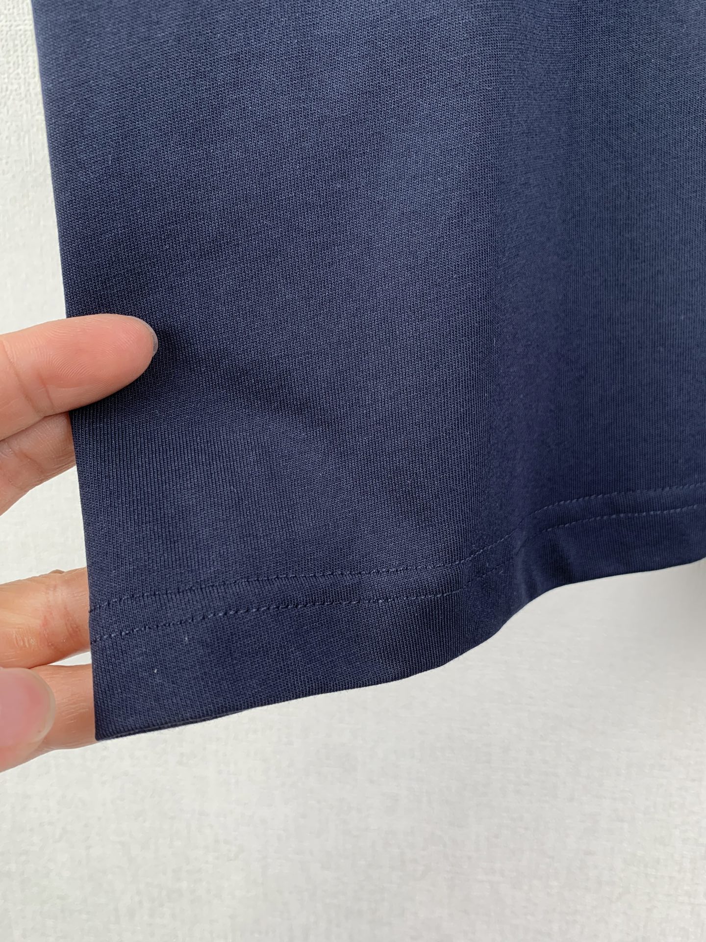 MONCLER Cotton T-shirt with logo patch pocket（K10918C0003289AVF7A9）