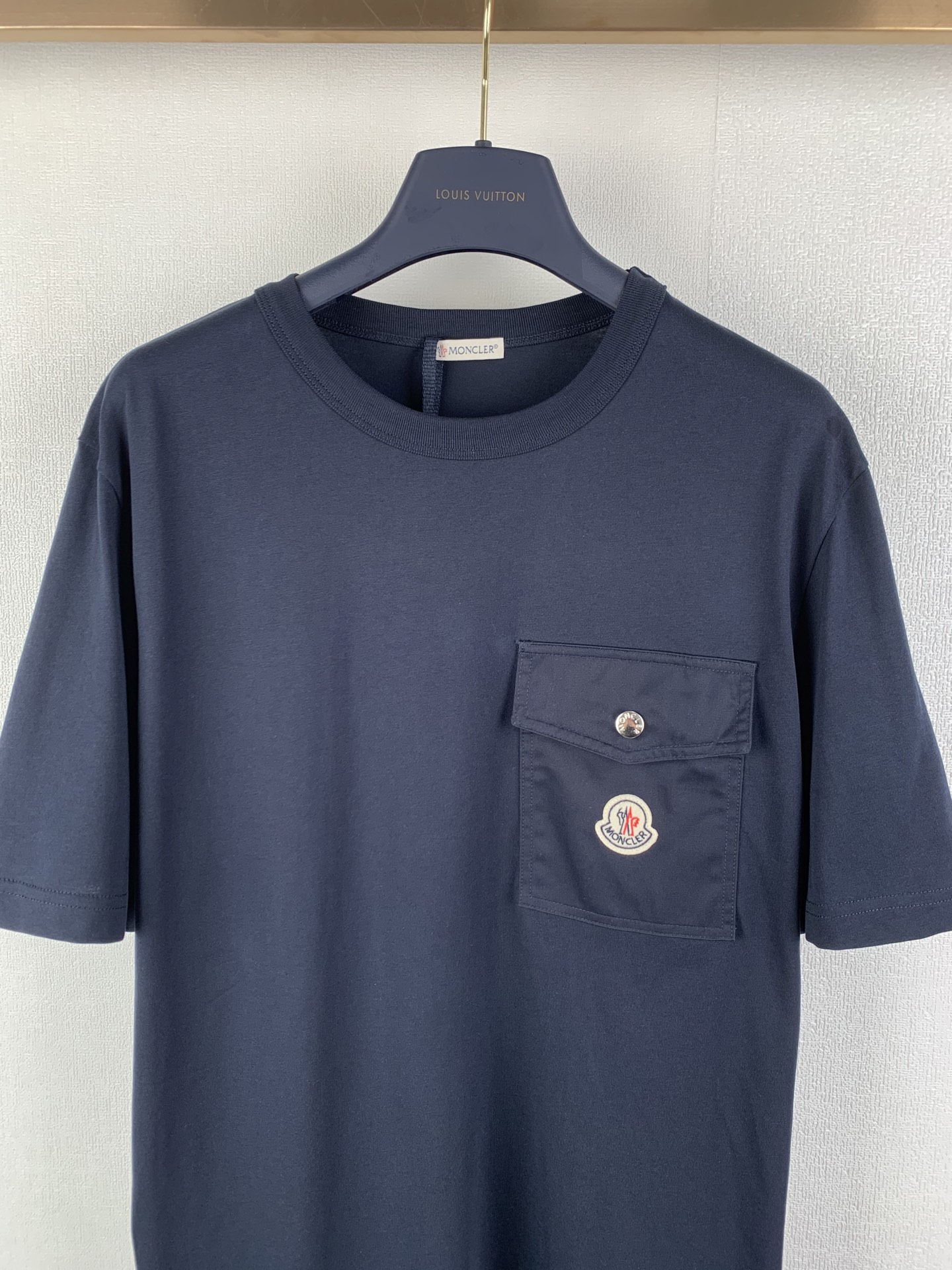 MONCLER Cotton T-shirt with logo patch pocket（K10918C0003289AVF7A9）