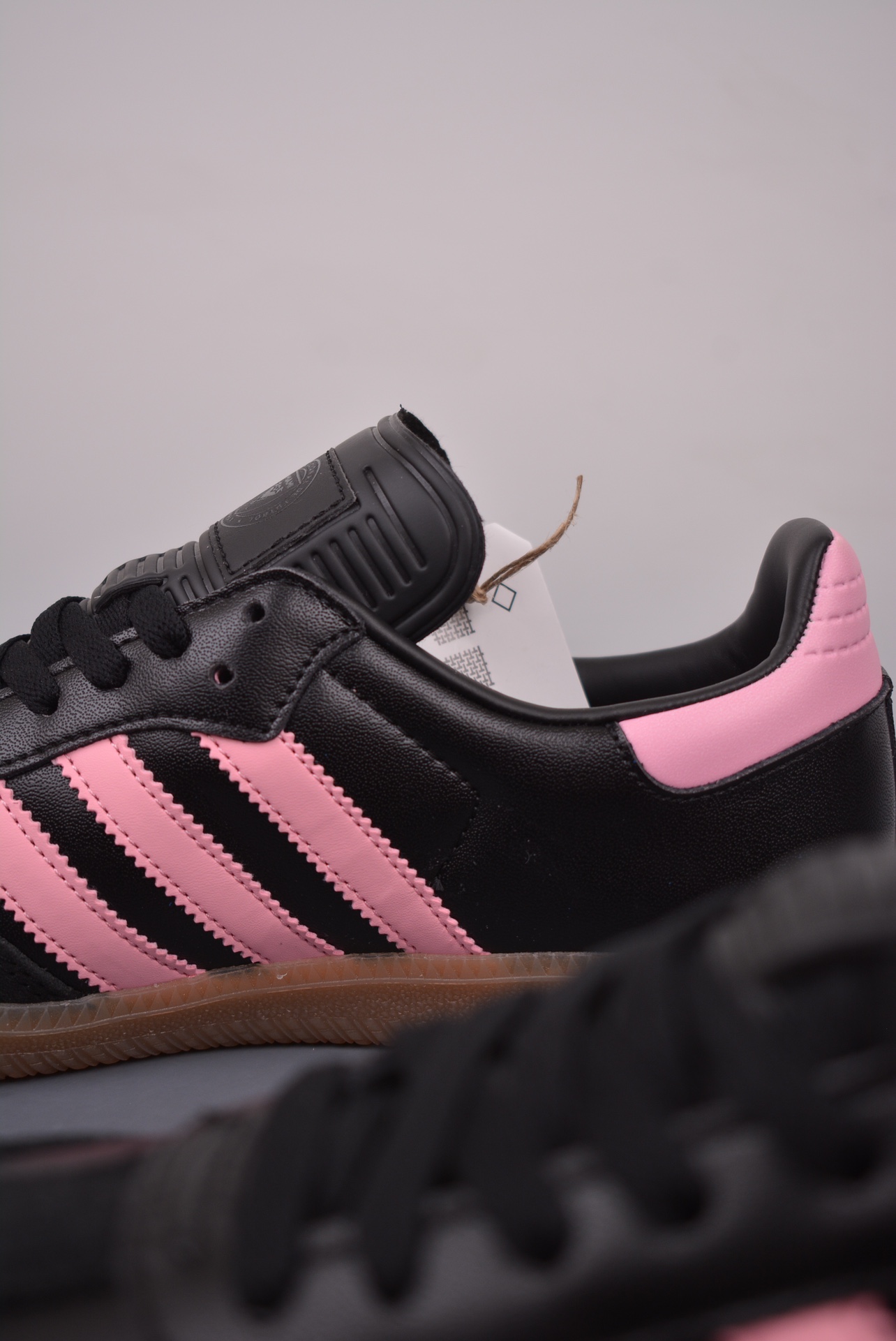 Inter Miami CF × adidas Originals Samba "Core Black/Light Pink/Gum"（IH8157）