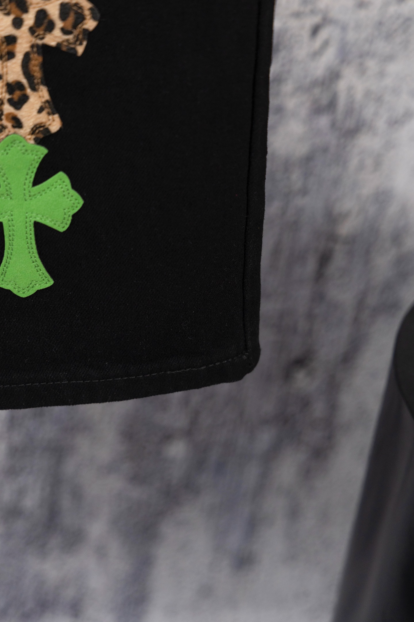 Chrome Heart embroidered print straight-leg jeans（CH-2025102205）