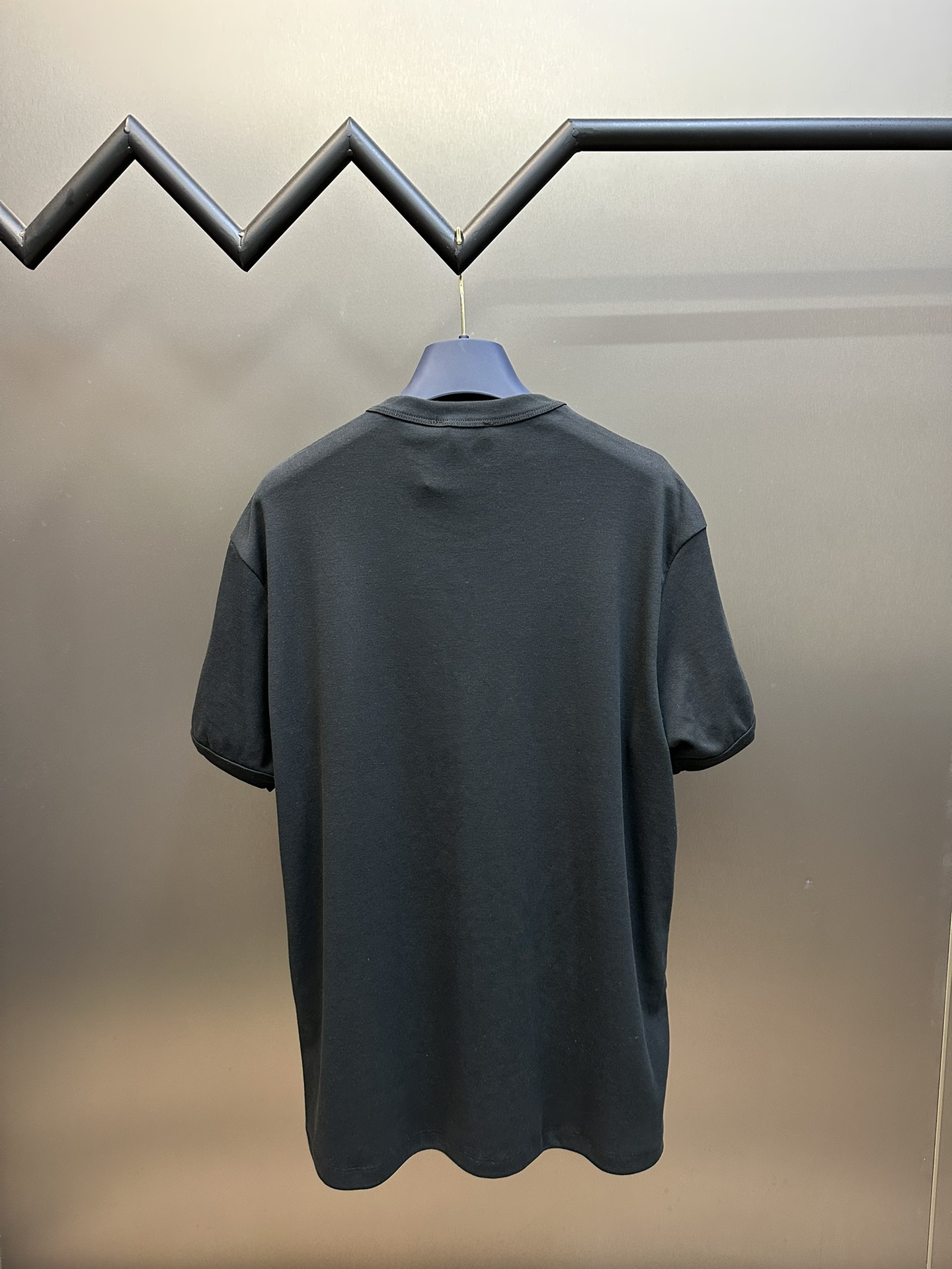 Prada triangle-logo cotton T-shirt (UJN824-11ZM-F1000-S-223）