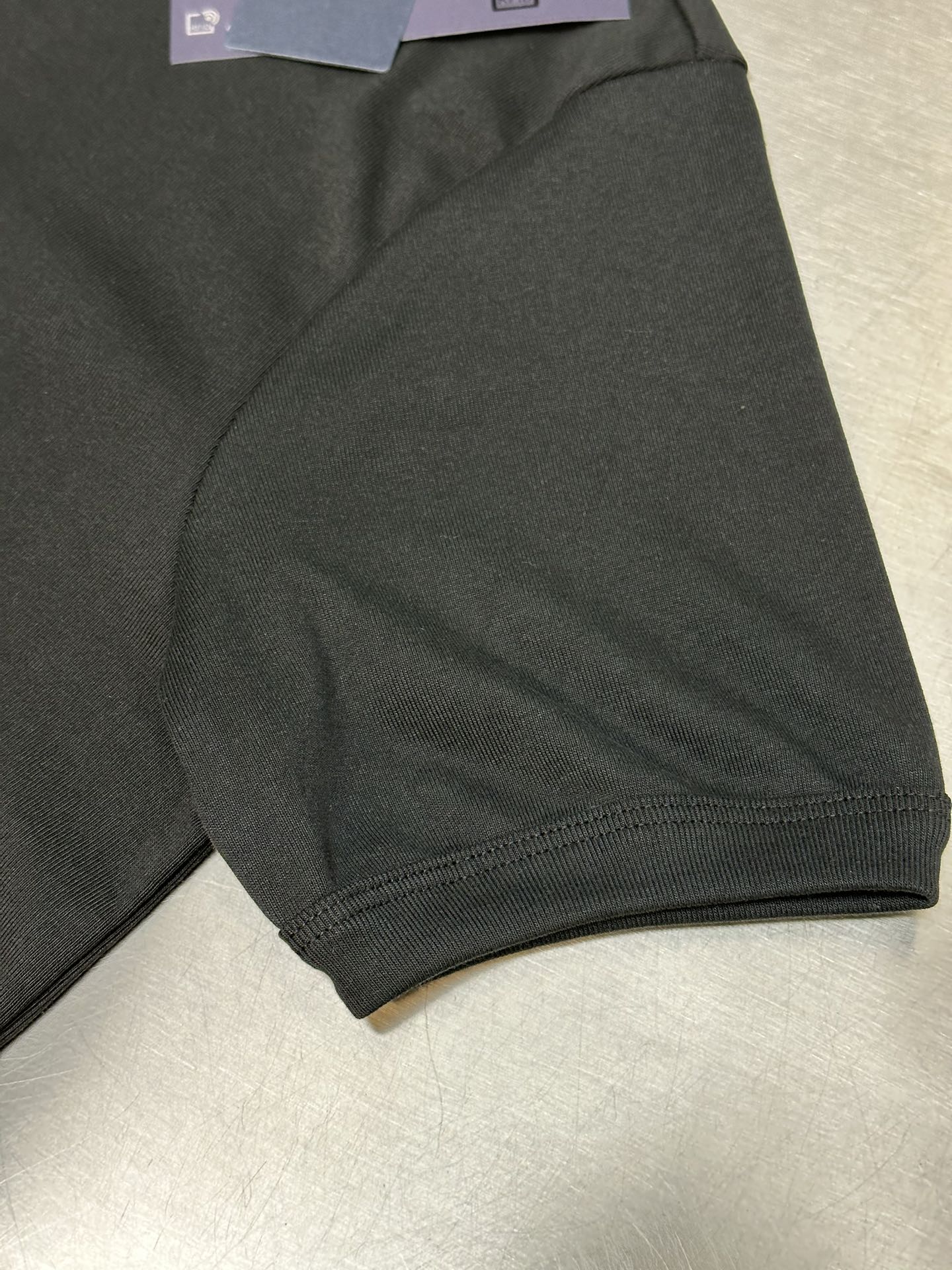 Prada triangle-logo cotton T-shirt (UJN824-11ZM-F1000-S-223）