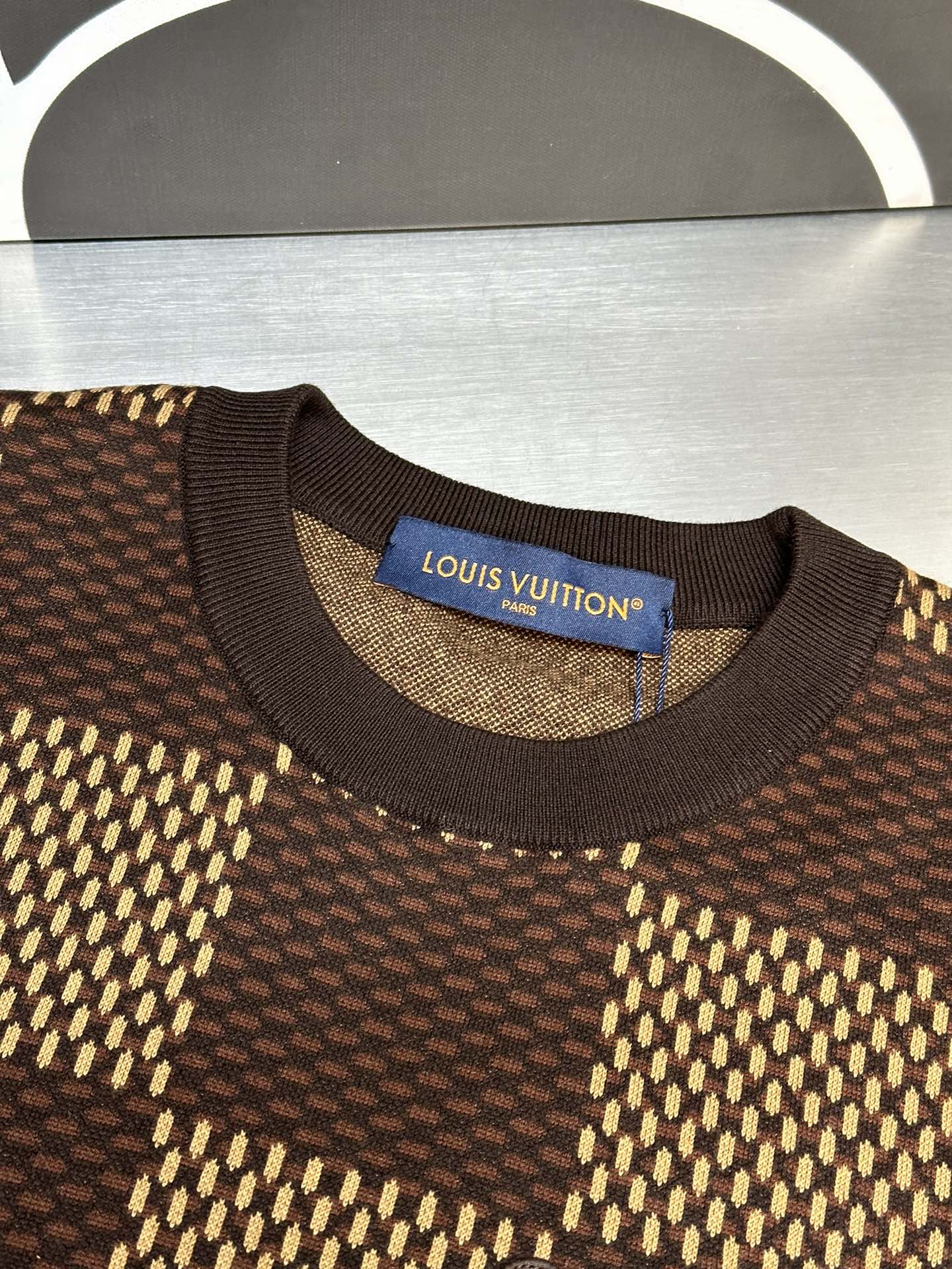 LOUIS VUITTON Short-sleeved cotton（1AFIUR）