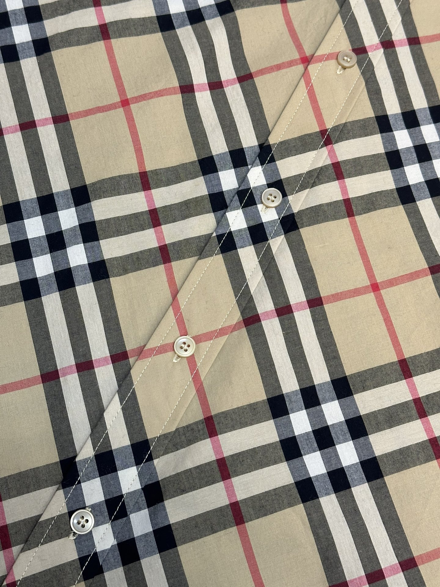BURBERRY Regular Fit Check Cotton Shirt in Sand （80876341)