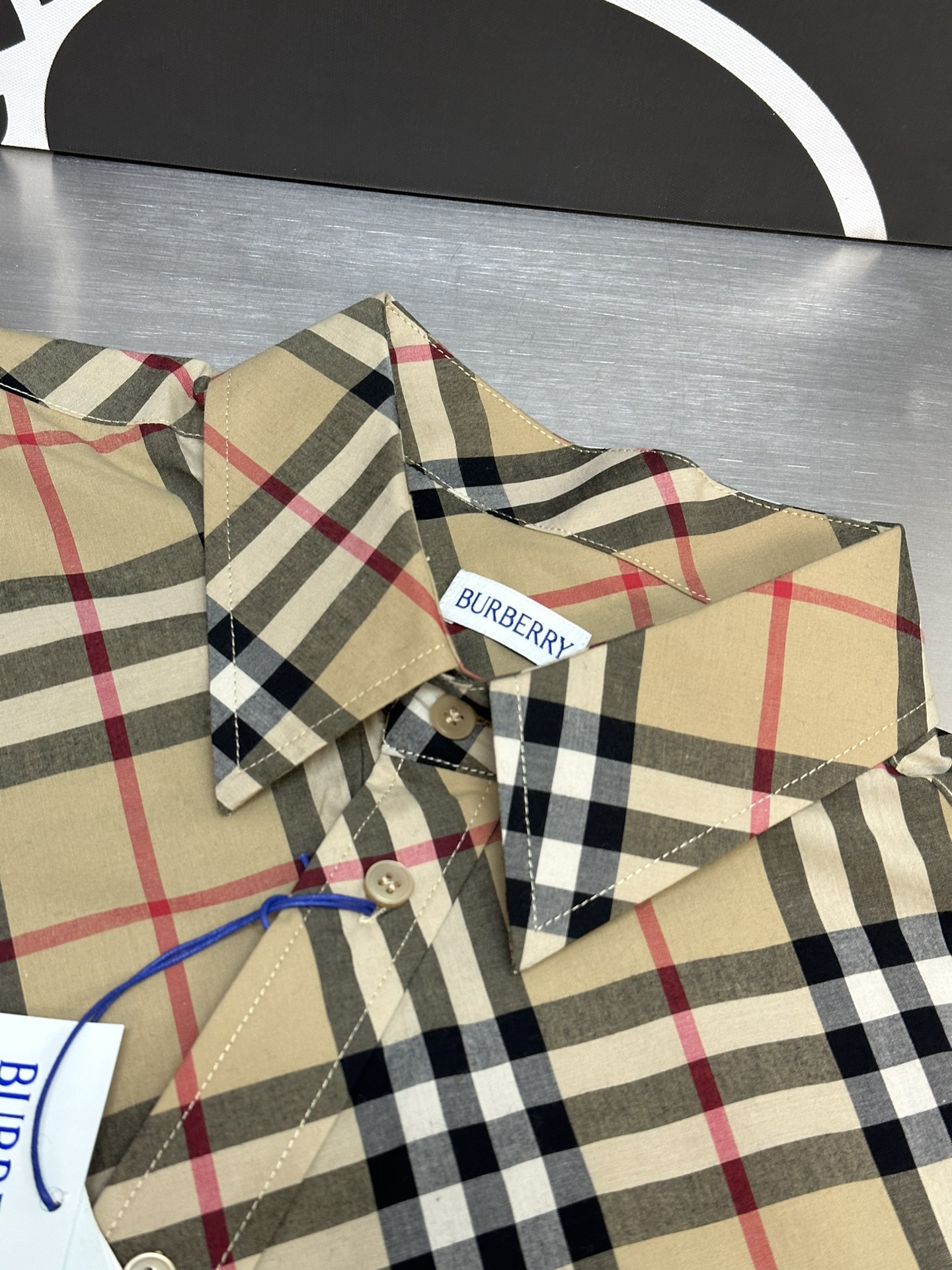BURBERRY Regular Fit Check Cotton Shirt in Sand （80876341)