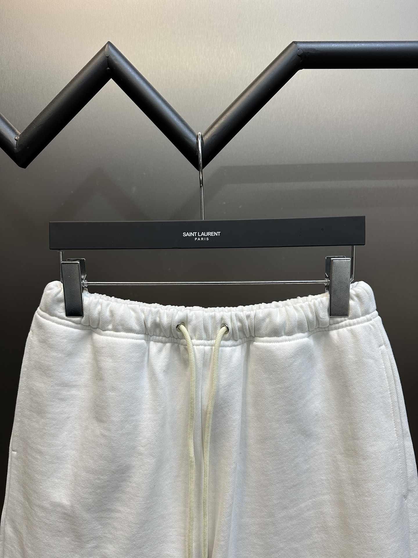 CELINE Embroidered Shorts In Cotton Fleece "Black/White"（2Z063670Q-38AW）