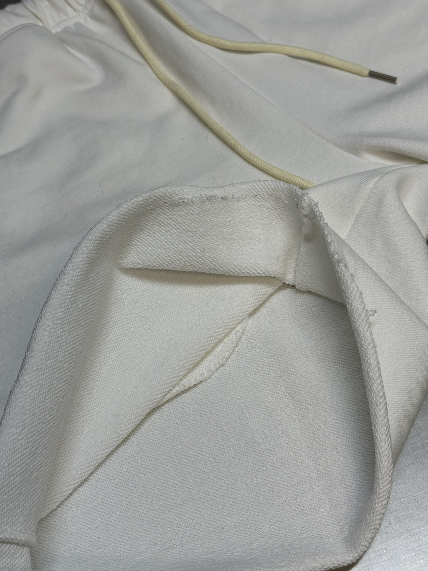 CELINE Embroidered Shorts In Cotton Fleece "Black/White"（2Z063670Q-38AW）