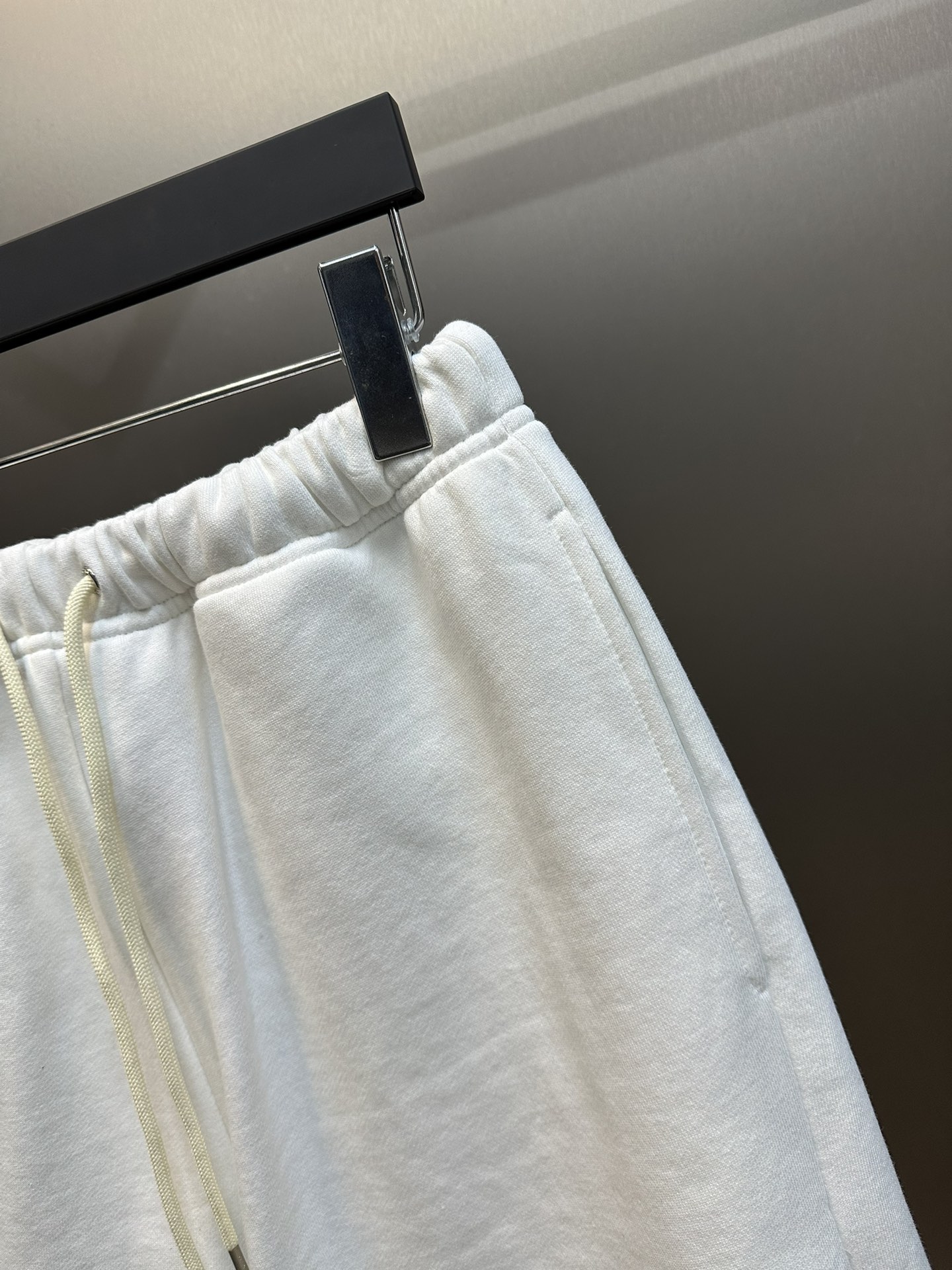 CELINE Embroidered Shorts In Cotton Fleece "Black/White"（2Z063670Q-38AW）