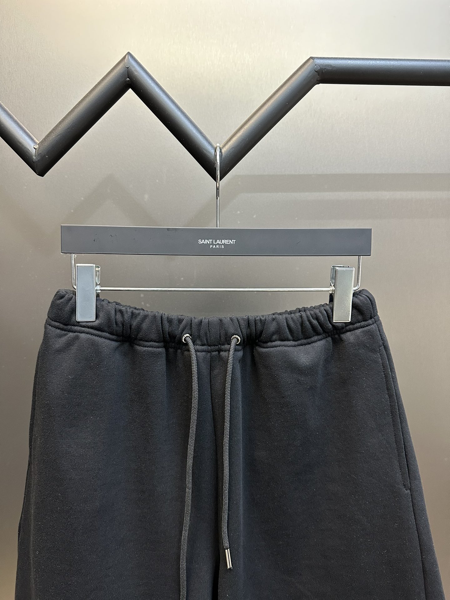 CELINE Embroidered Shorts In Cotton Fleece "Black/White"（2Z063670Q-38AW）