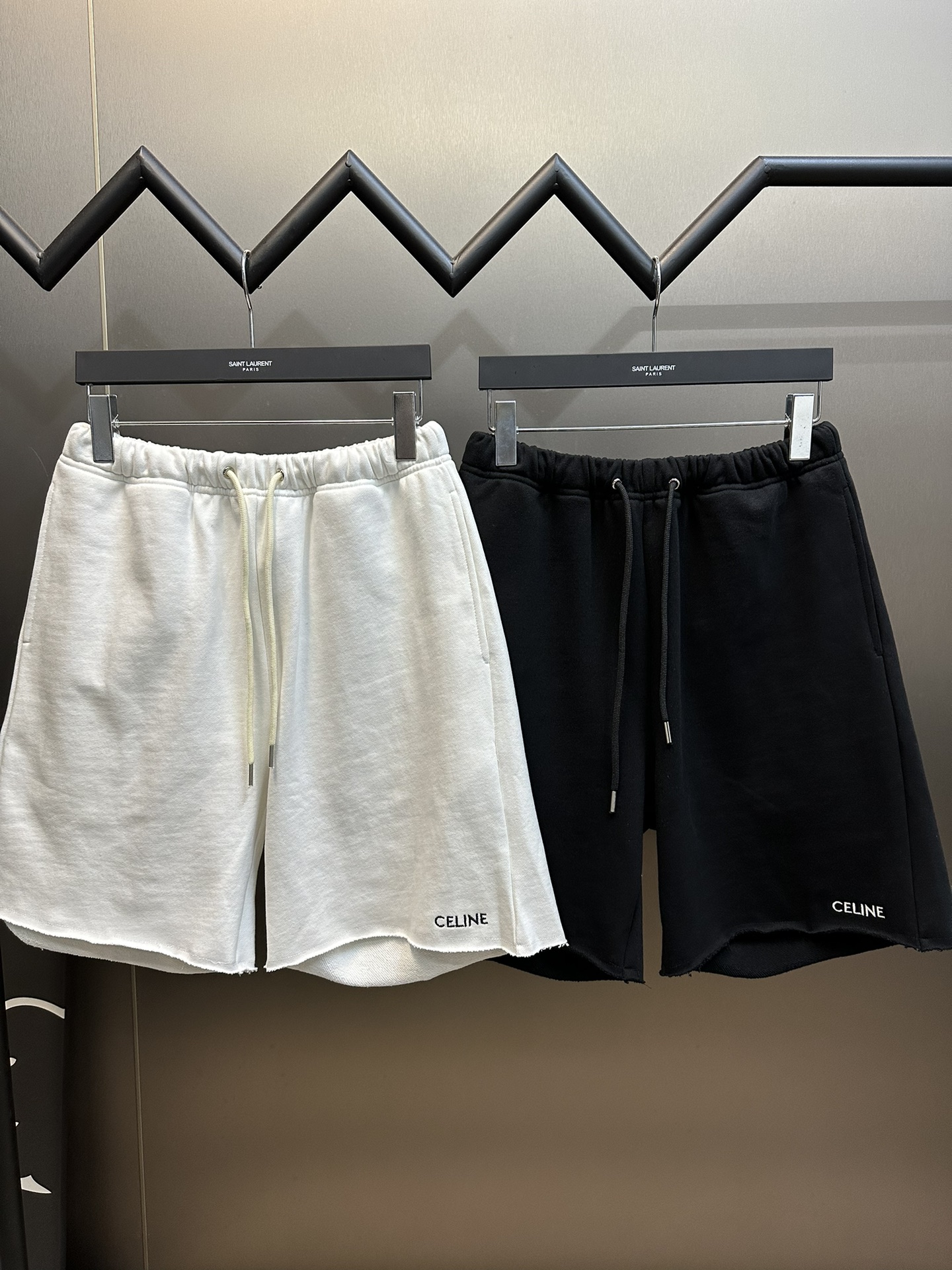 CELINE Embroidered Shorts In Cotton Fleece "Black/White"（2Z063670Q-38AW）