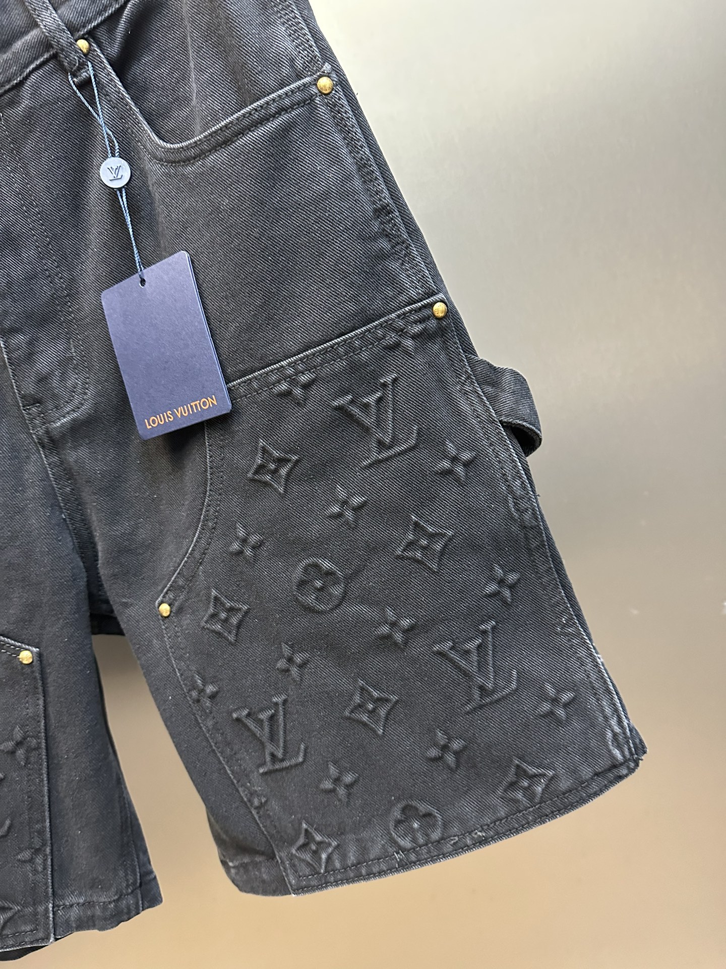 LOUIS VUITTON  Denim Workwear Shorts（1AFVAG）