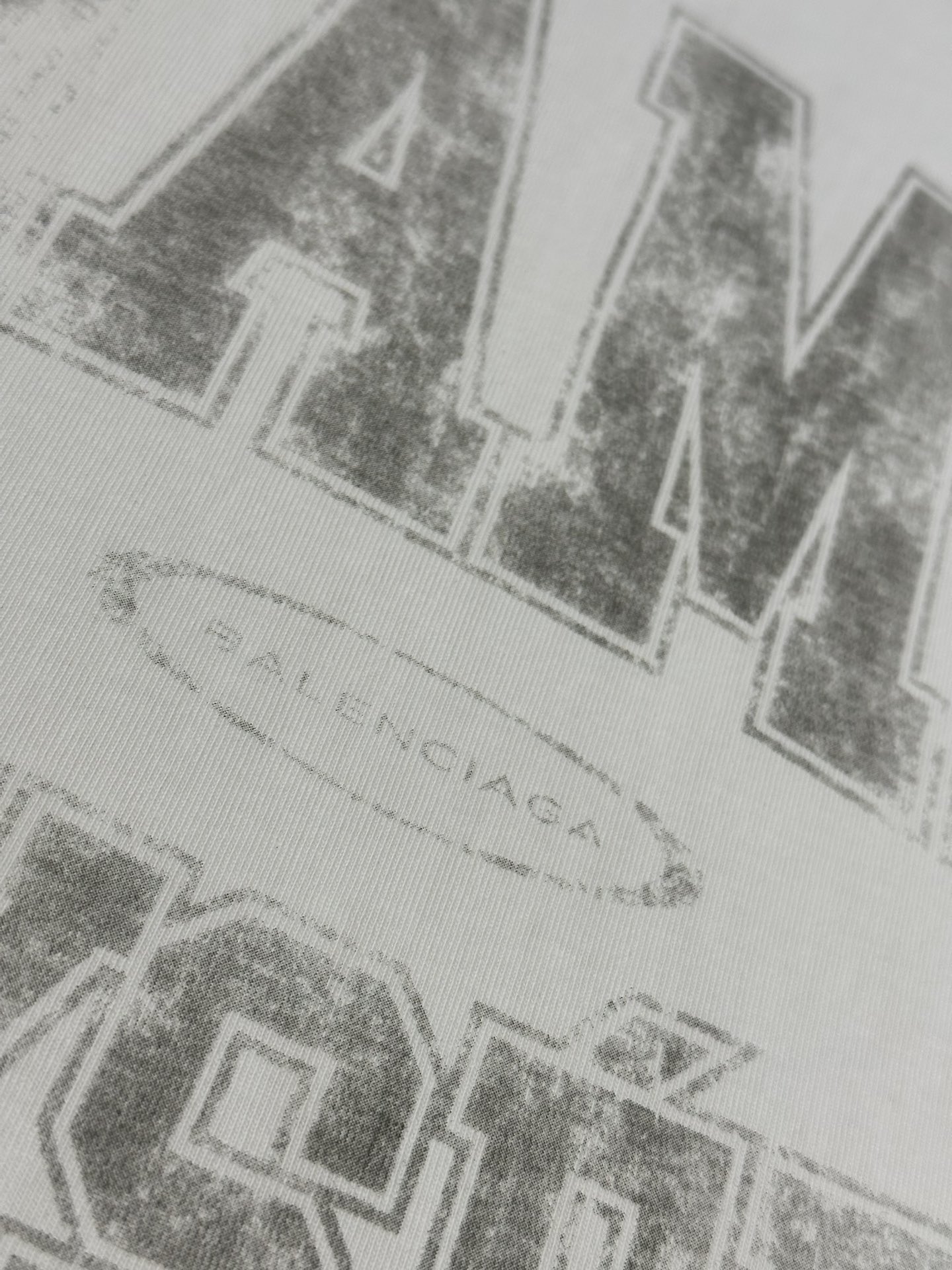 BALENCIAGA Champs-Elysees T-Shirt Oversized in Vintage Jersey "Off White"（787349TRVN19016）