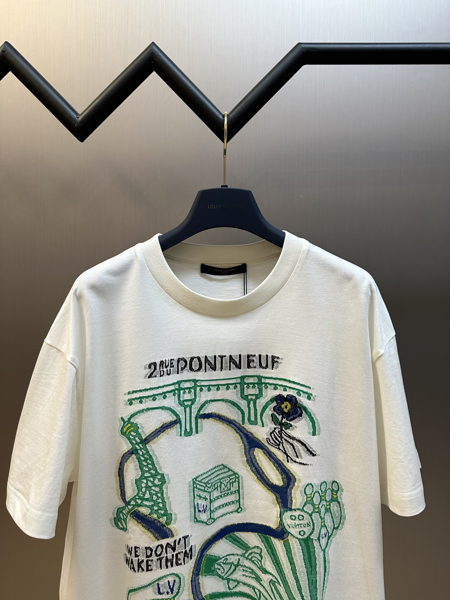 Louis Vuitton Intarsia Graphic Cotton T-Shirt "Blanc Lait"（1AFJFN）