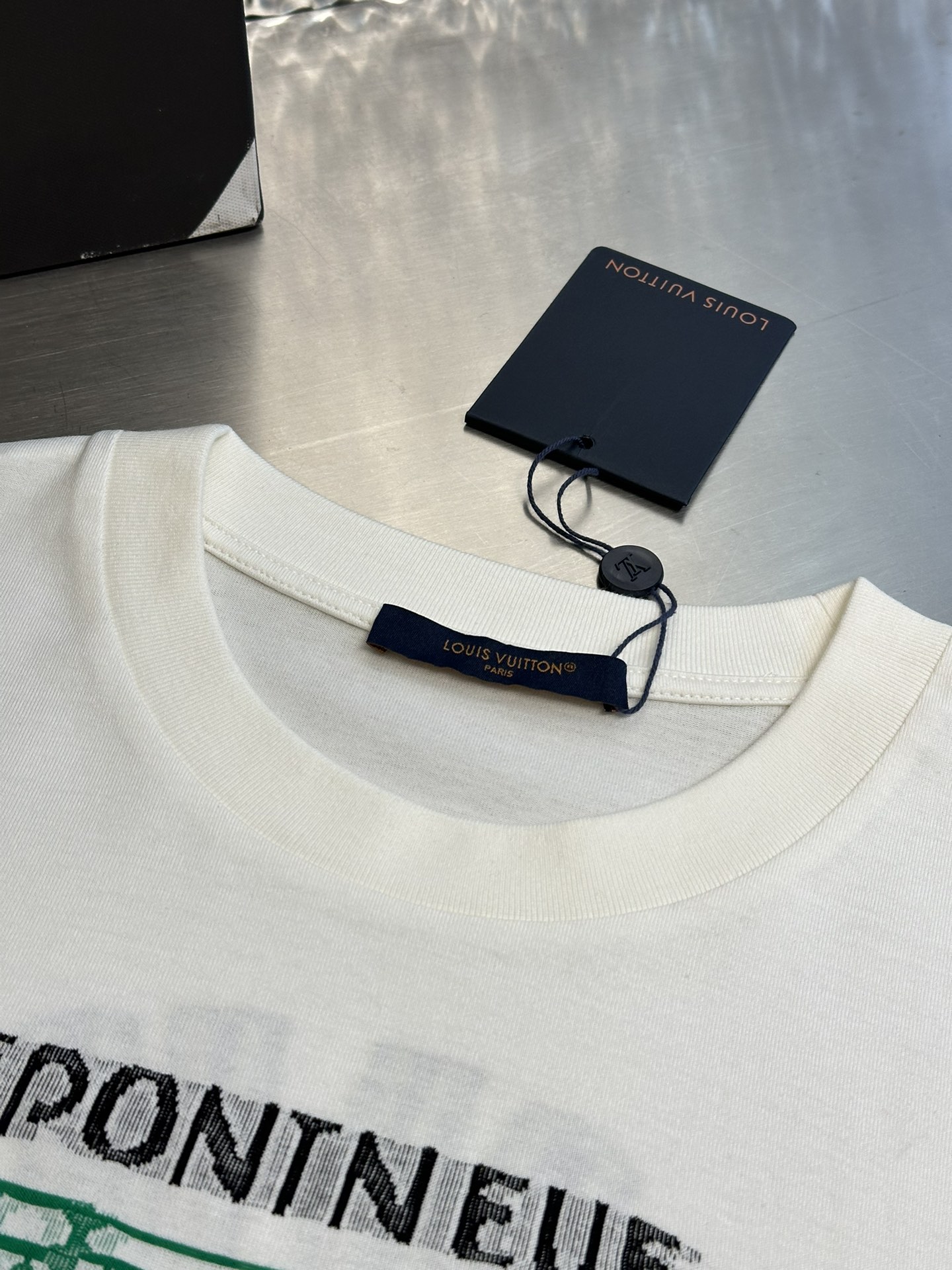 Louis Vuitton Intarsia Graphic Cotton T-Shirt "Blanc Lait"（1AFJFN）