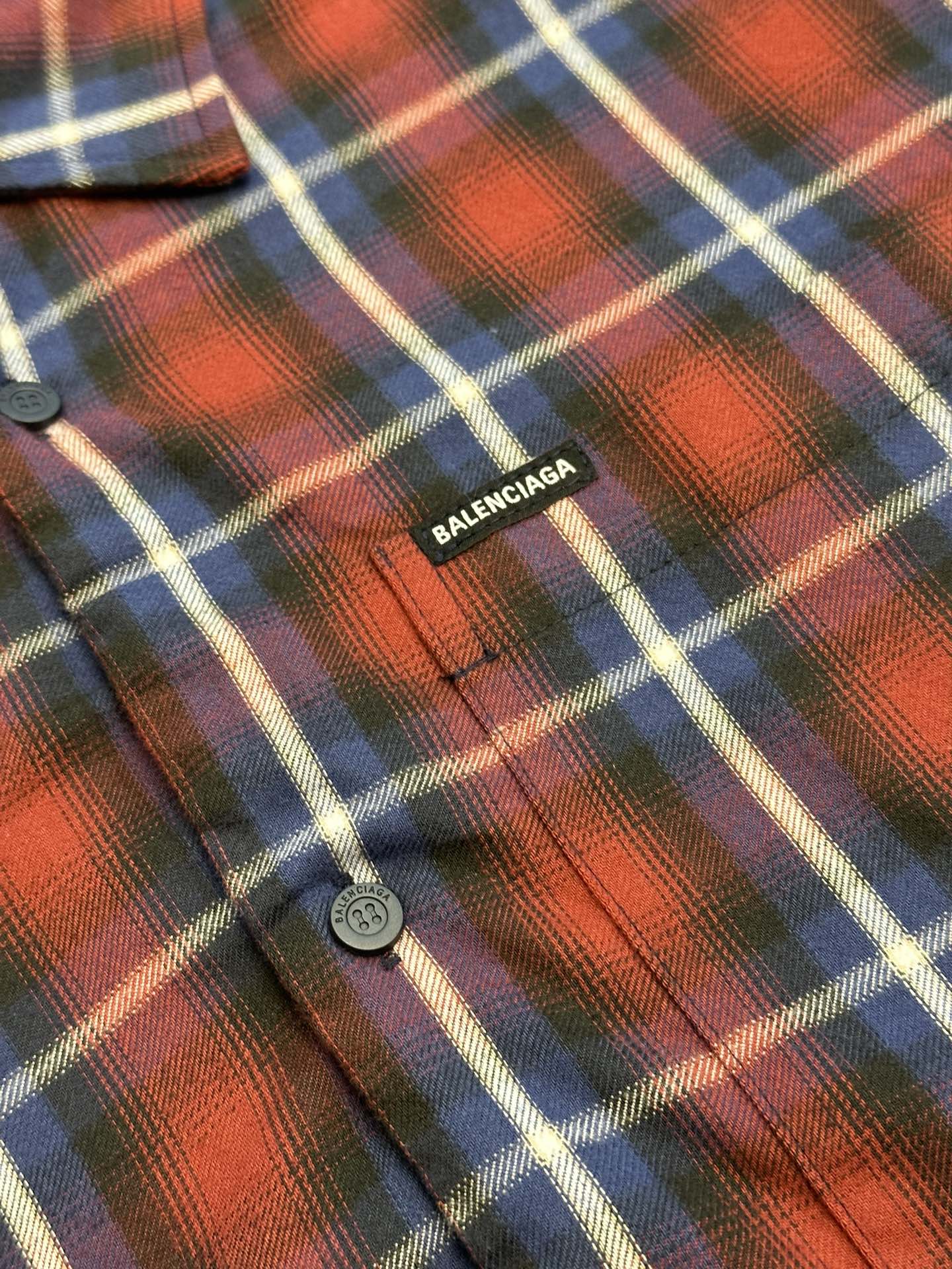 BALENCIAGA Men's Lined Shirt in Red/blue (768767TRM226104）