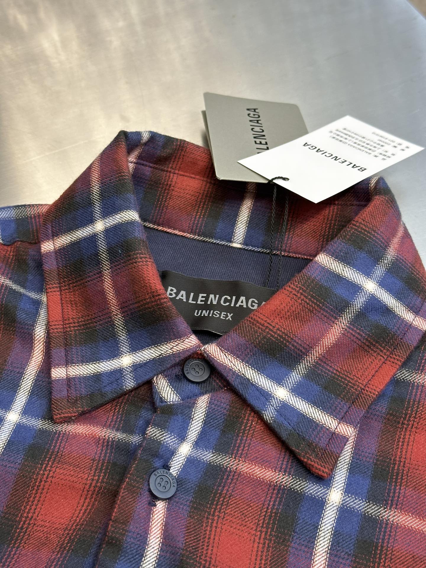 BALENCIAGA Men's Lined Shirt in Red/blue (768767TRM226104）