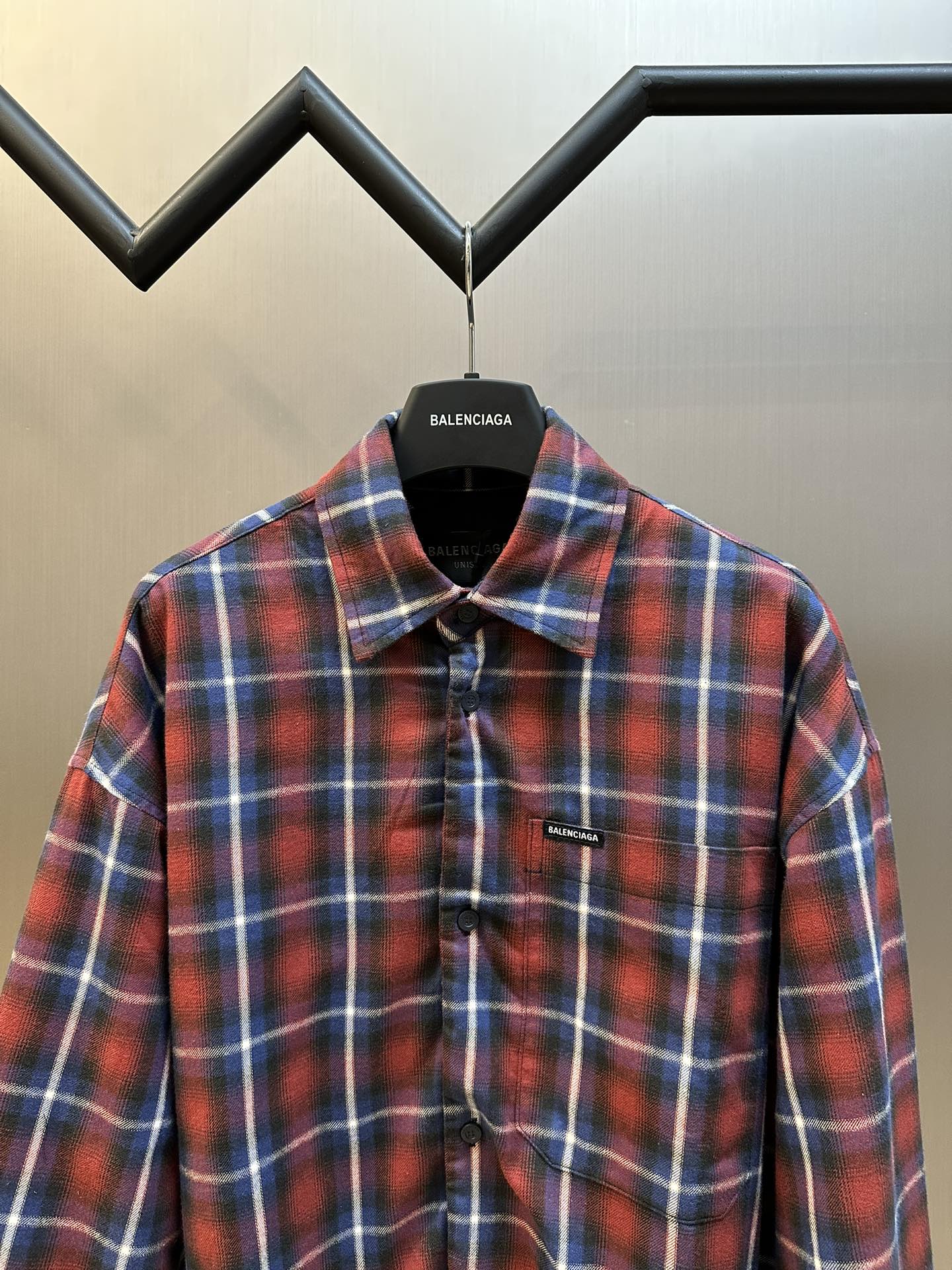 BALENCIAGA Men's Lined Shirt in Red/blue (768767TRM226104）